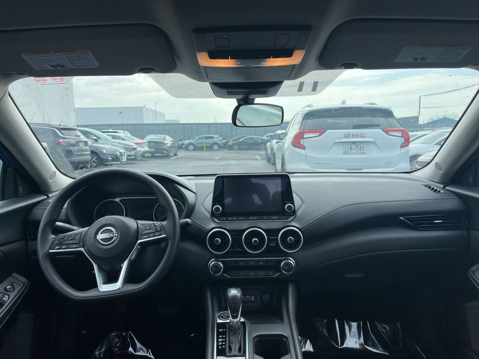 Thumbnail: 2025 Nissan Sentra - 32