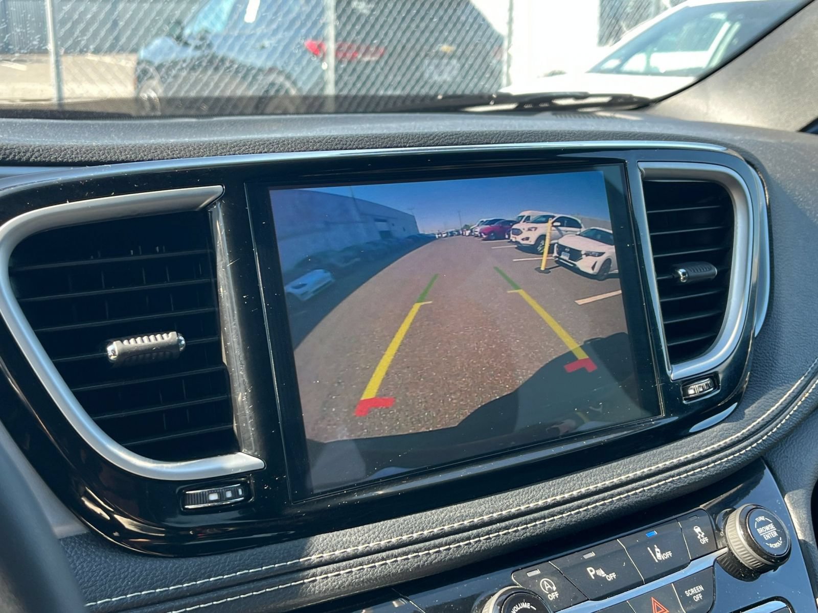 Thumbnail: 2025 Chrysler Pacifica - 25