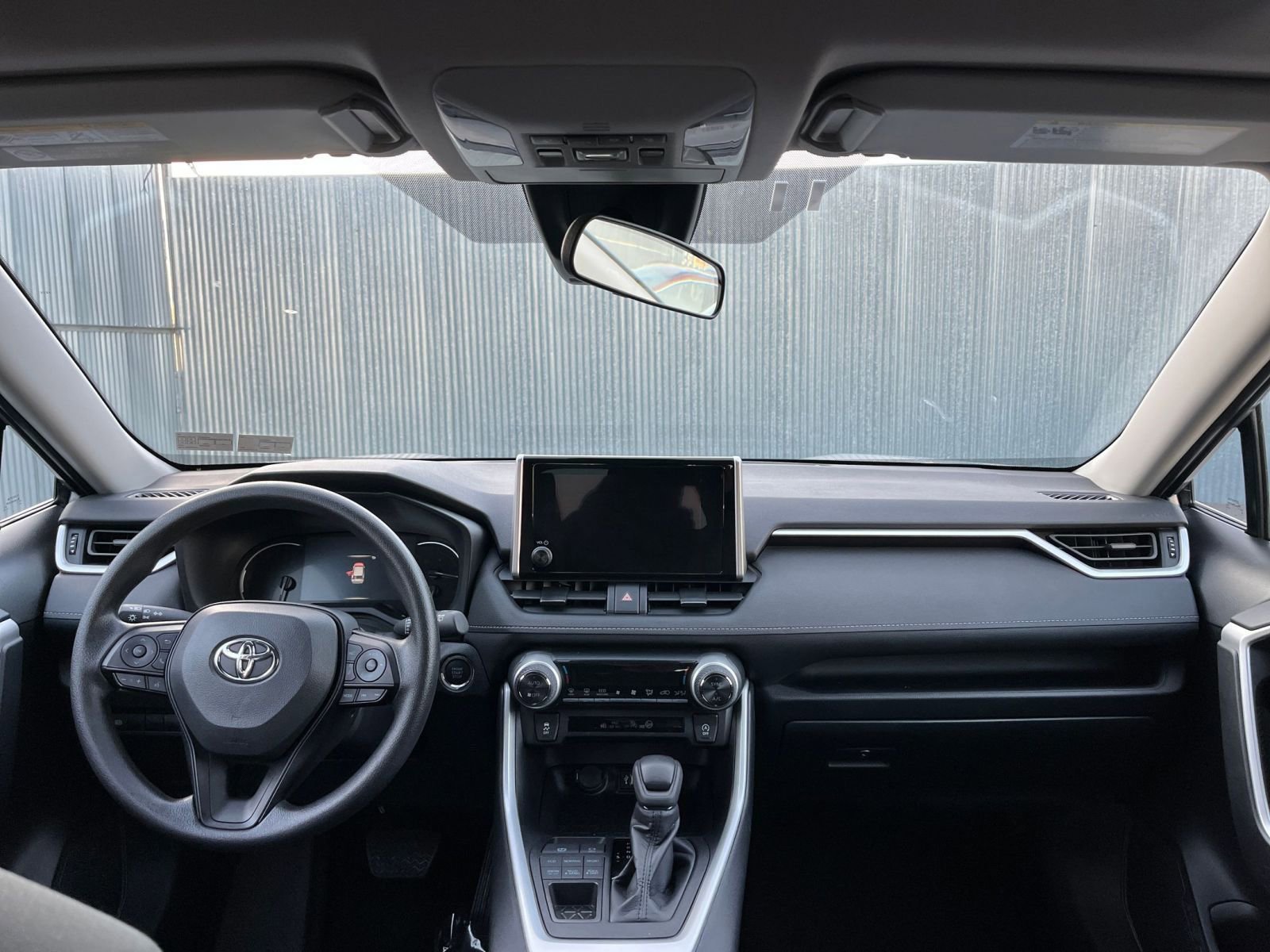 Thumbnail: 2025 Toyota RAV4 - 33