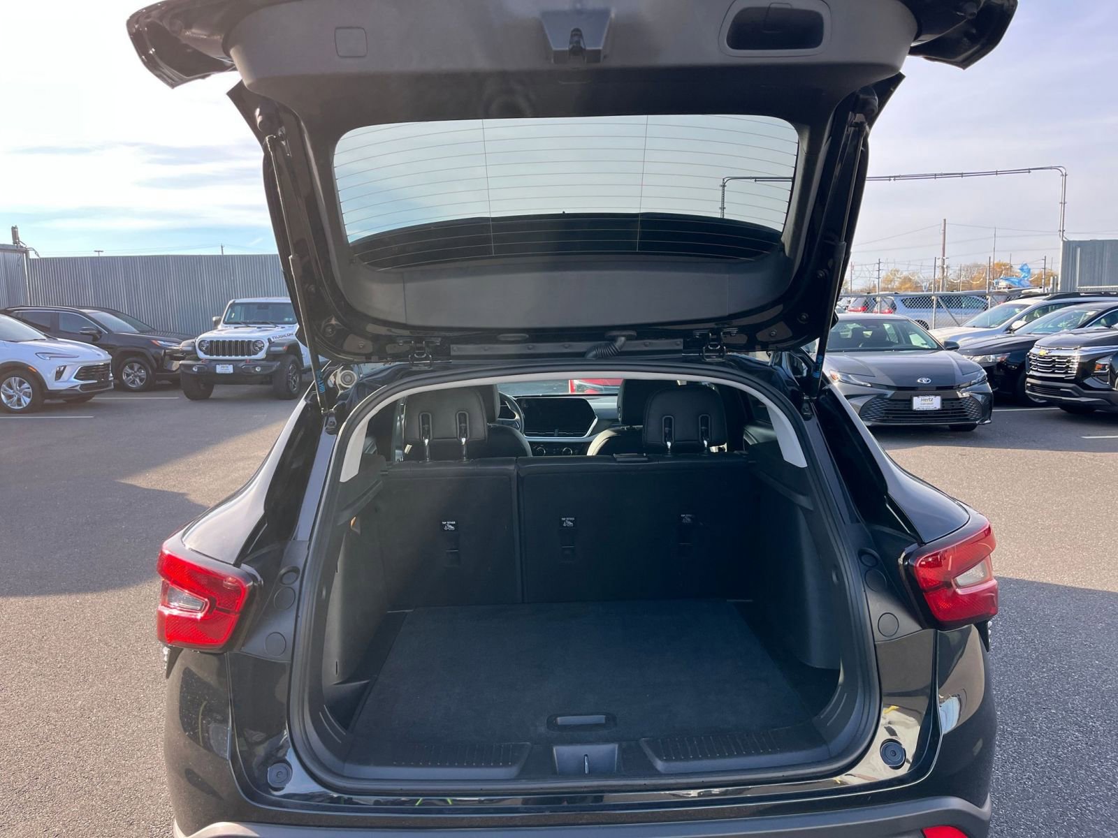 Thumbnail: 2025 Chevrolet Trax - 30