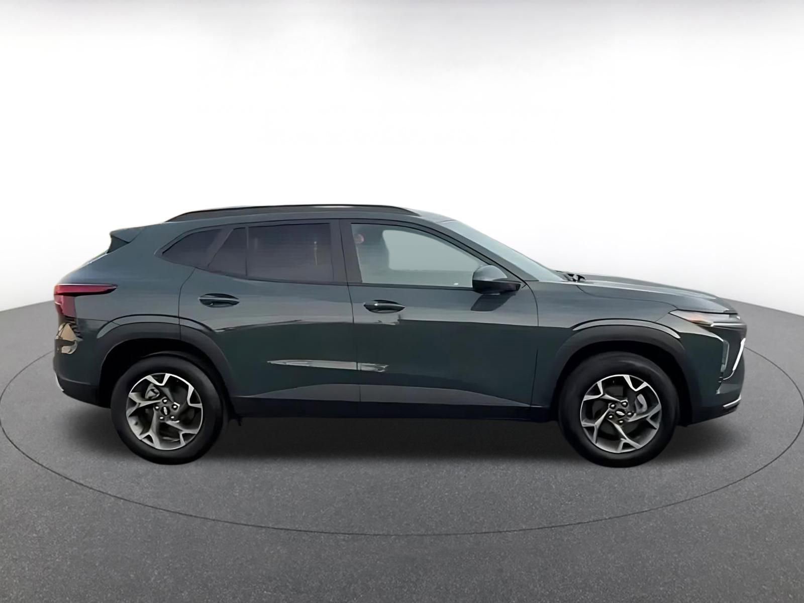 Thumbnail: 2025 Chevrolet Trax - 16