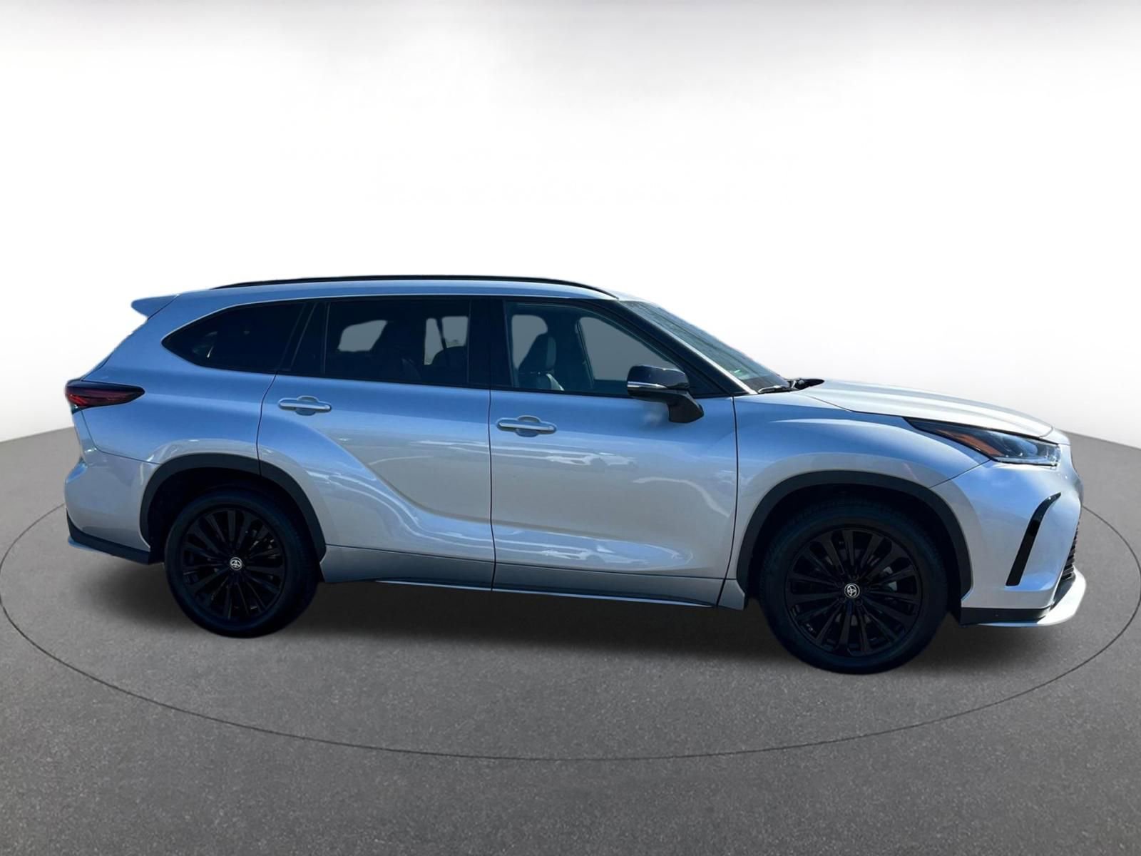 Thumbnail: 2024 Toyota Highlander - 15