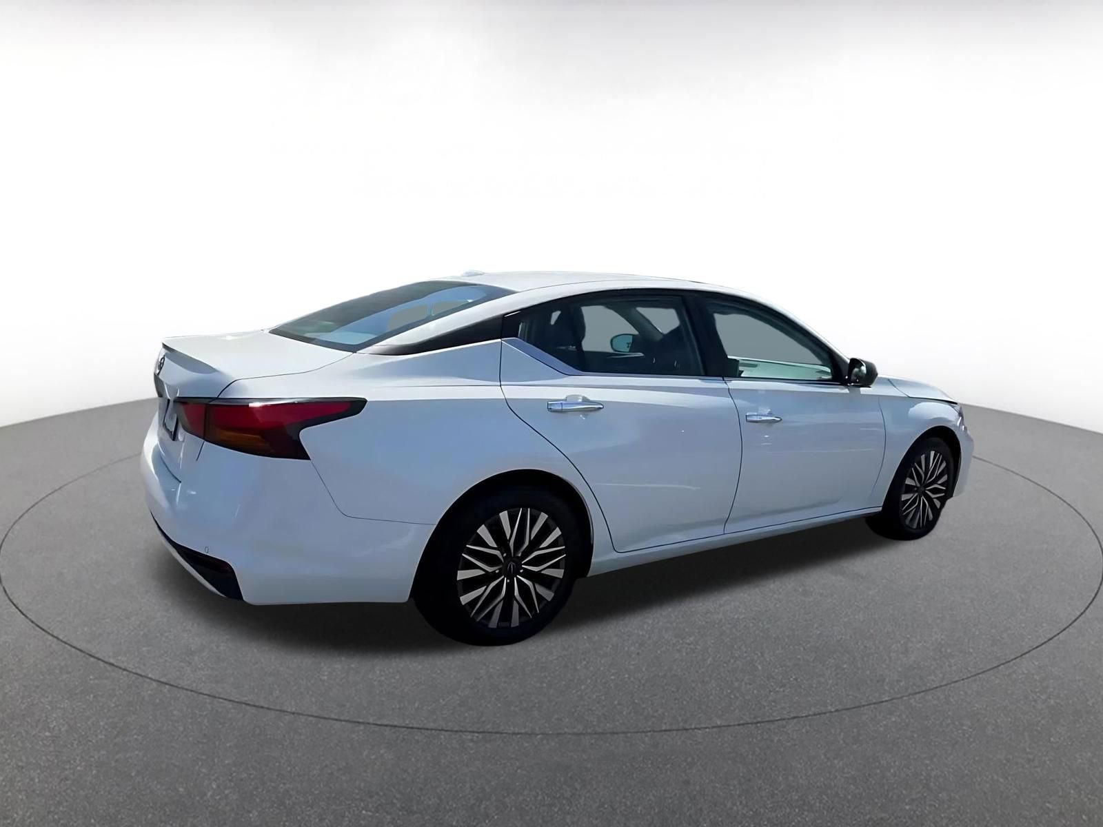 Thumbnail: 2025 Nissan Altima - 13