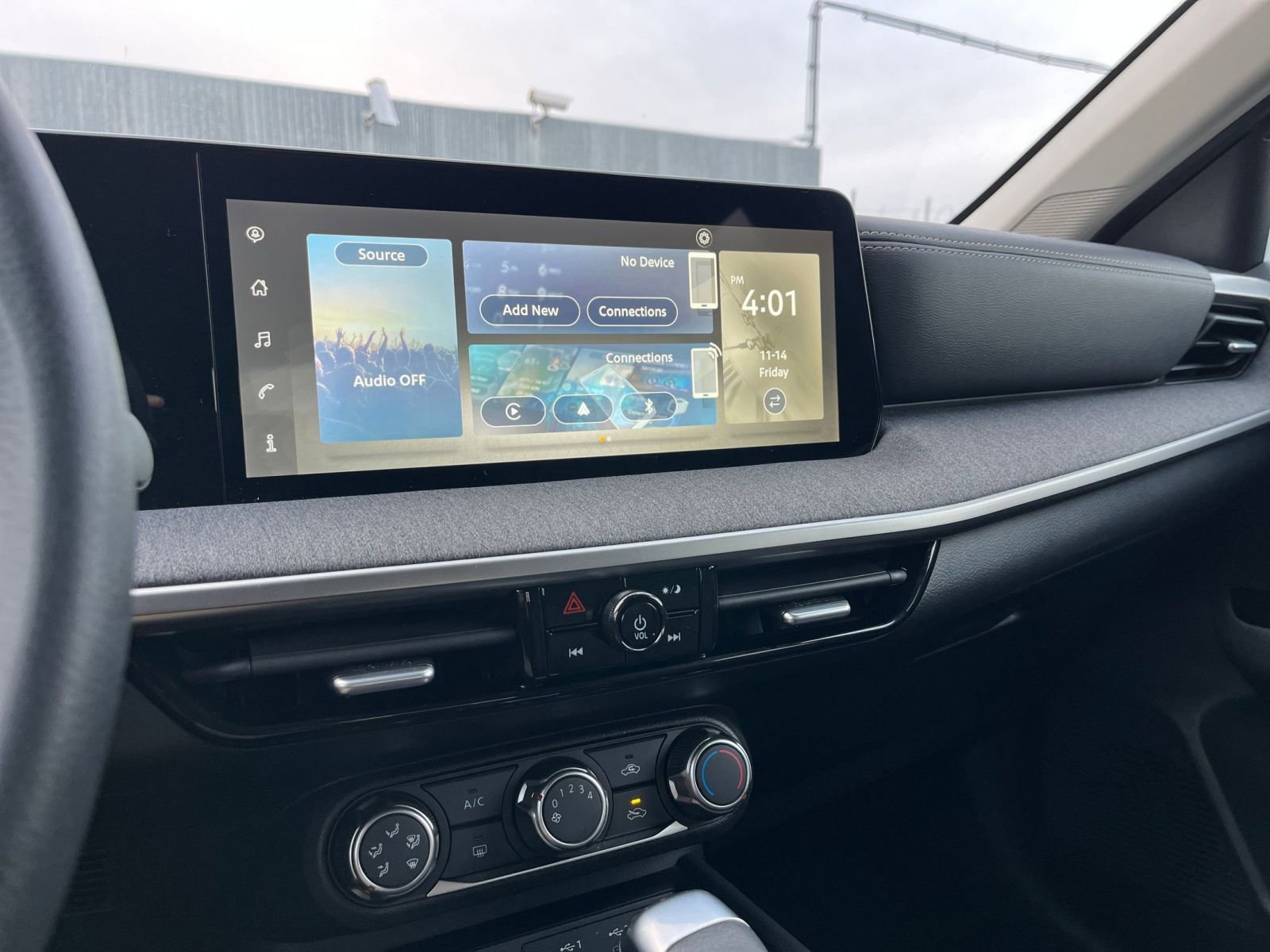 Thumbnail: 2025 Nissan Kicks - 21