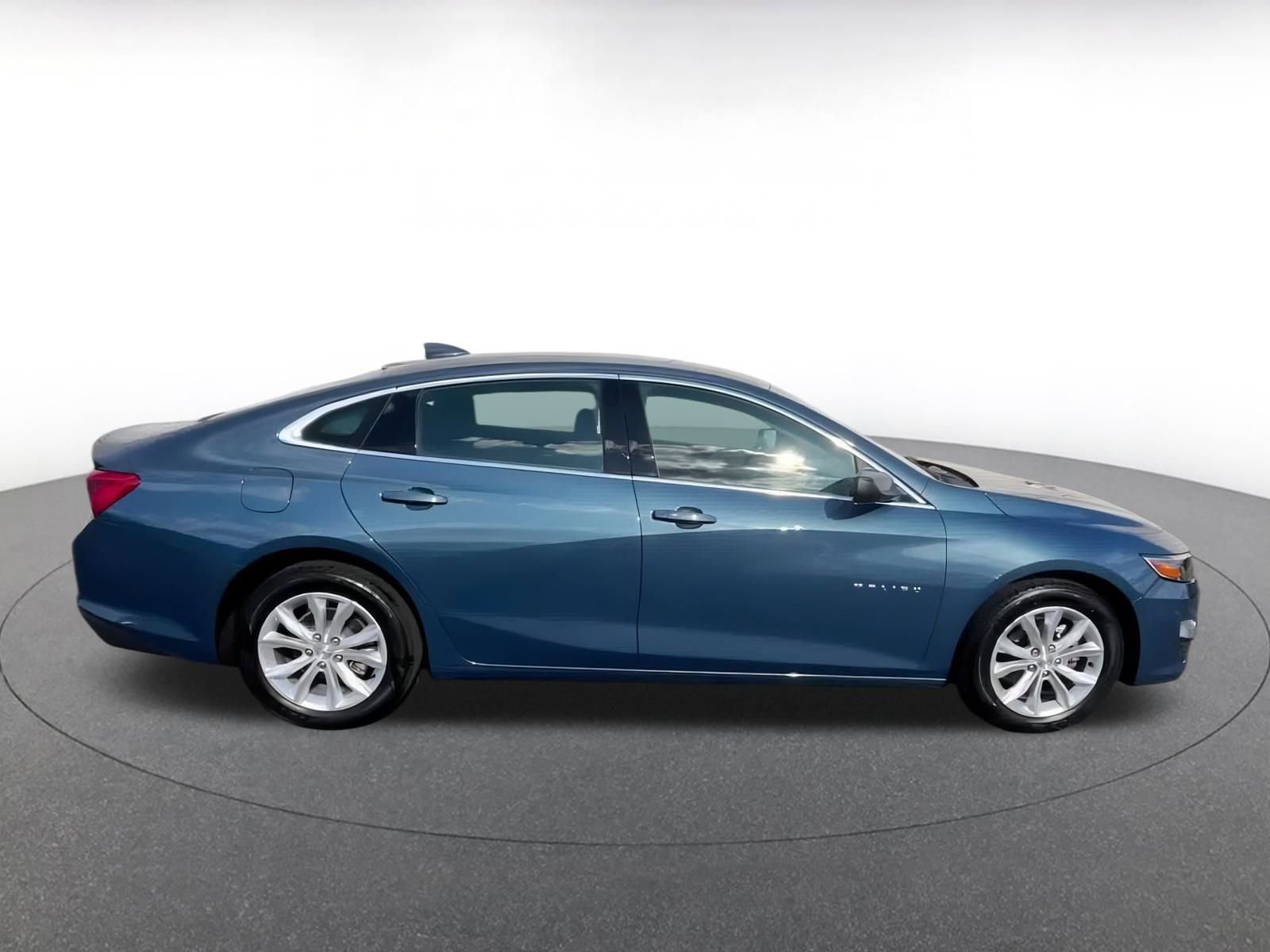 Thumbnail: 2024 Chevrolet Malibu - 16