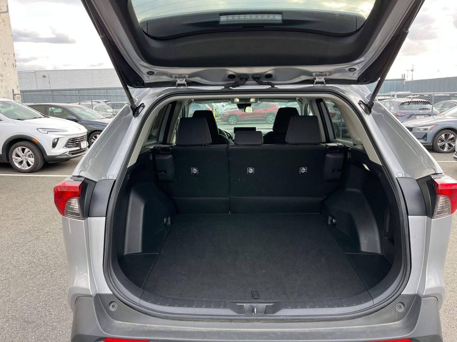 Thumbnail: 2025 Toyota RAV4 - 30