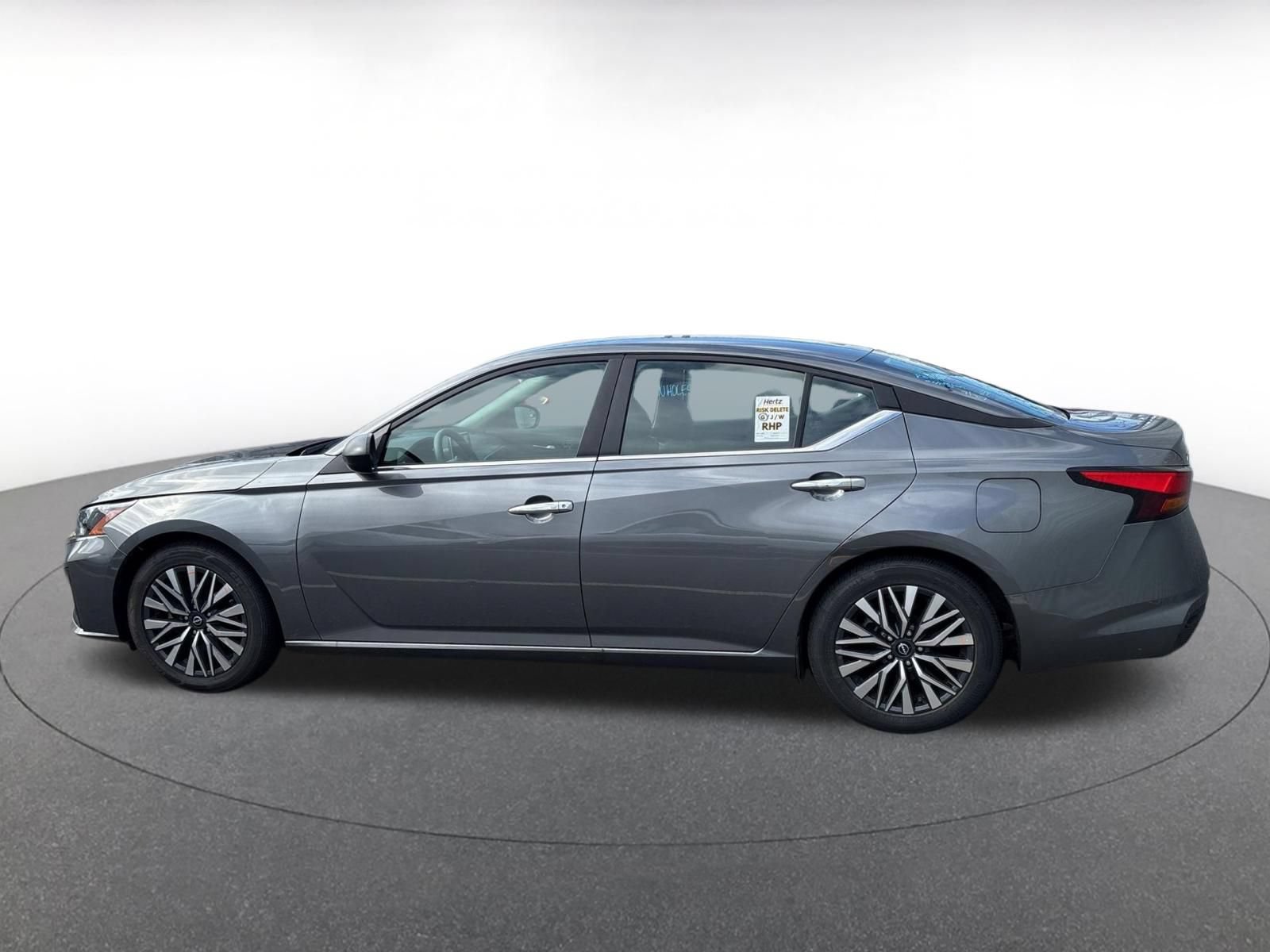 Thumbnail: 2025 Nissan Altima - 8