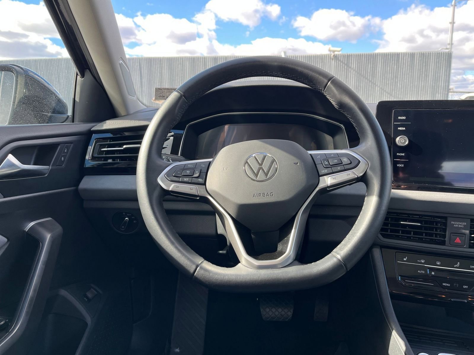 Thumbnail: 2025 Volkswagen Jetta - 27