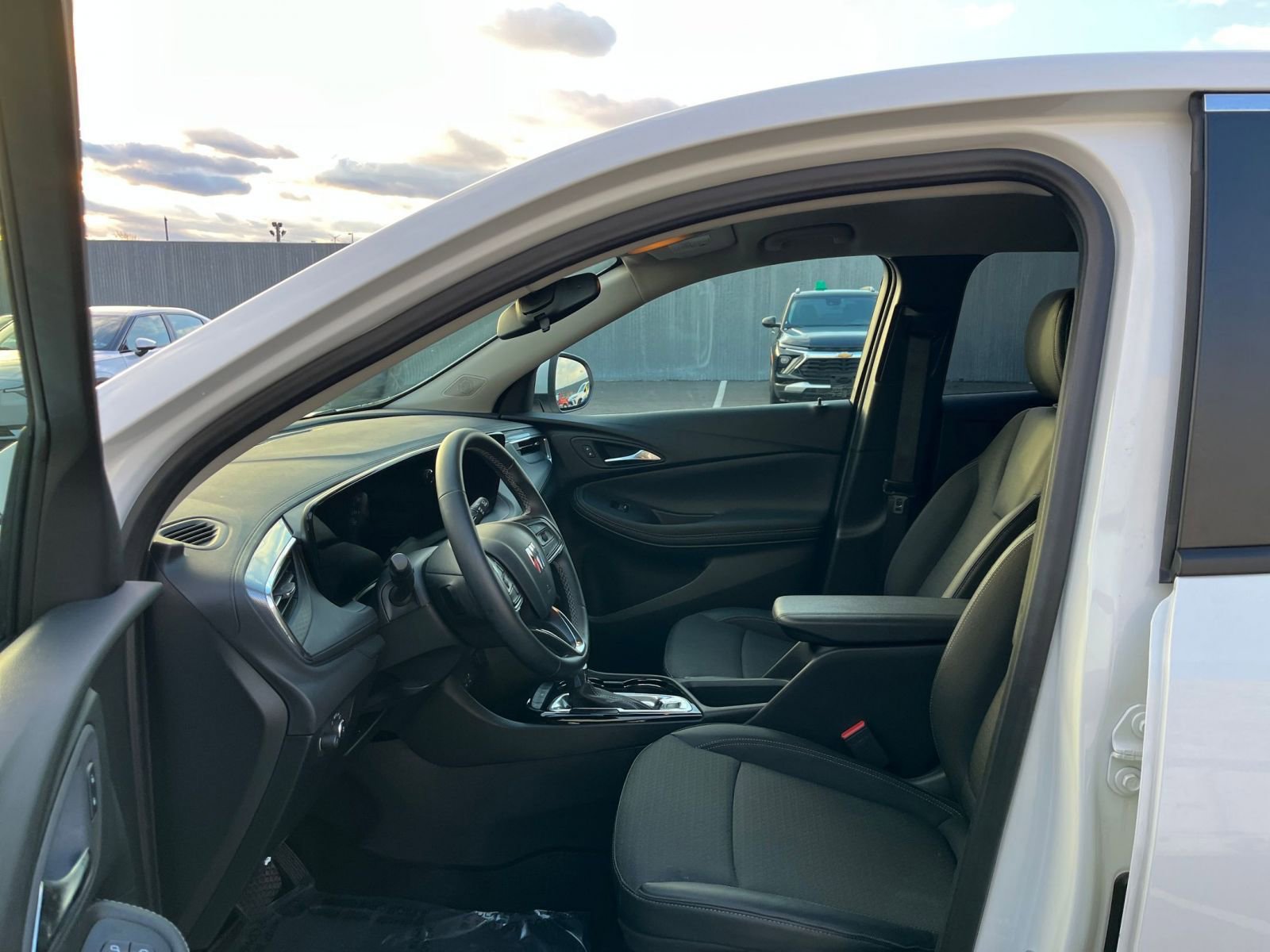 Thumbnail: 2025 Buick Encore GX - 34