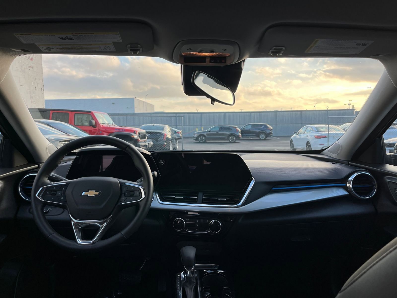 Thumbnail: 2025 Chevrolet Trax - 32