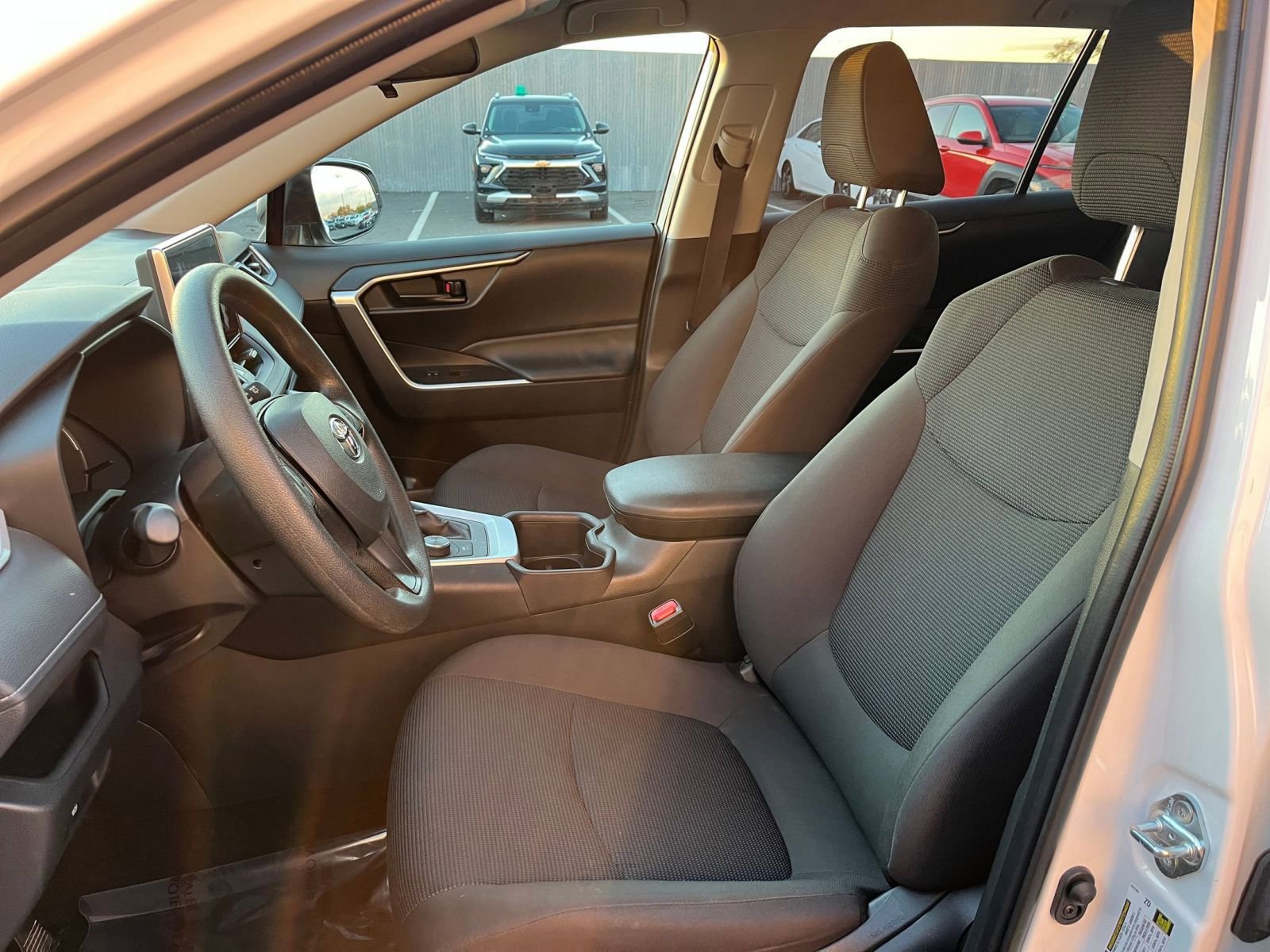 Thumbnail: 2025 Toyota RAV4 - 35