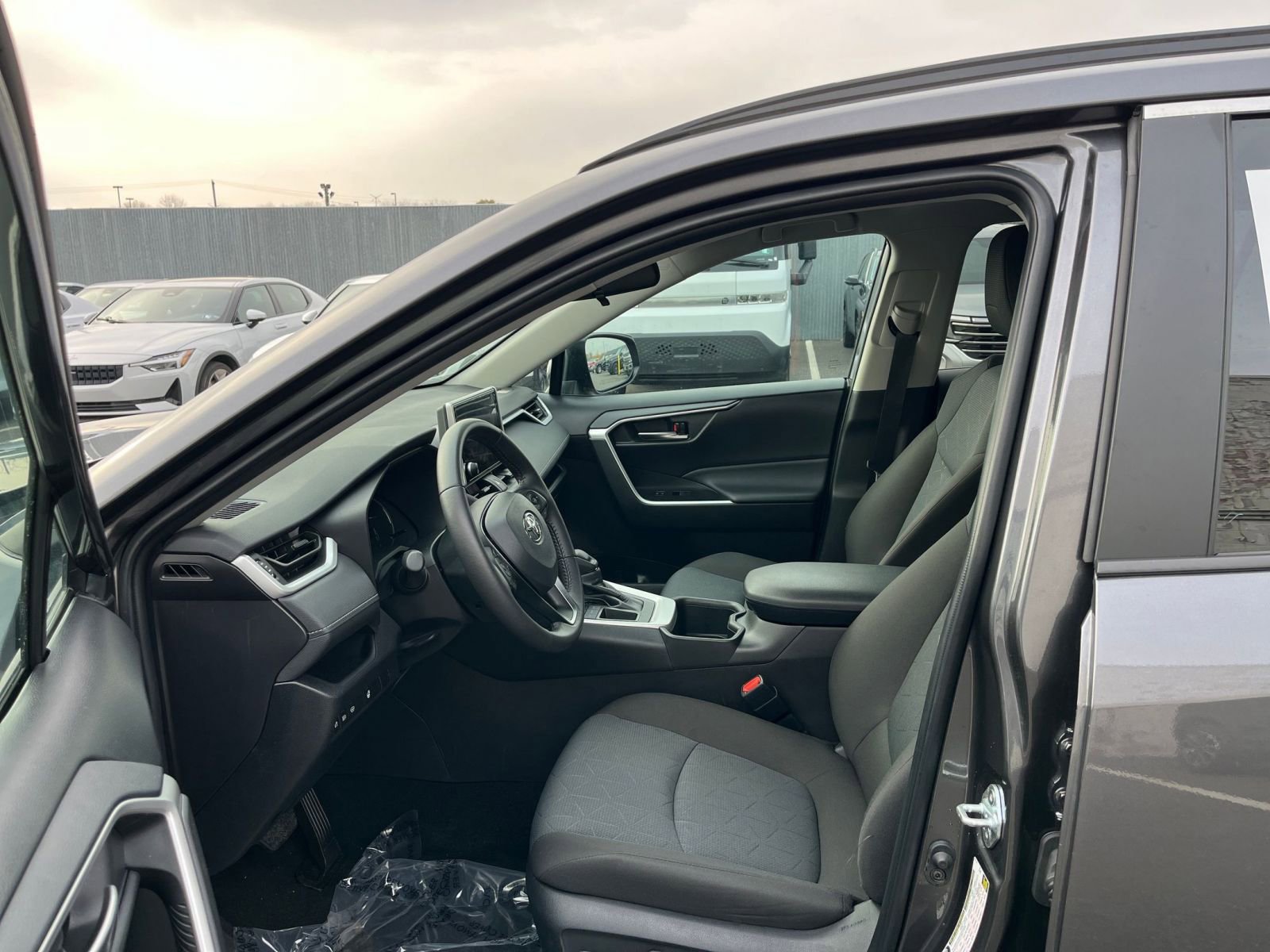 Thumbnail: 2025 Toyota RAV4 - 27