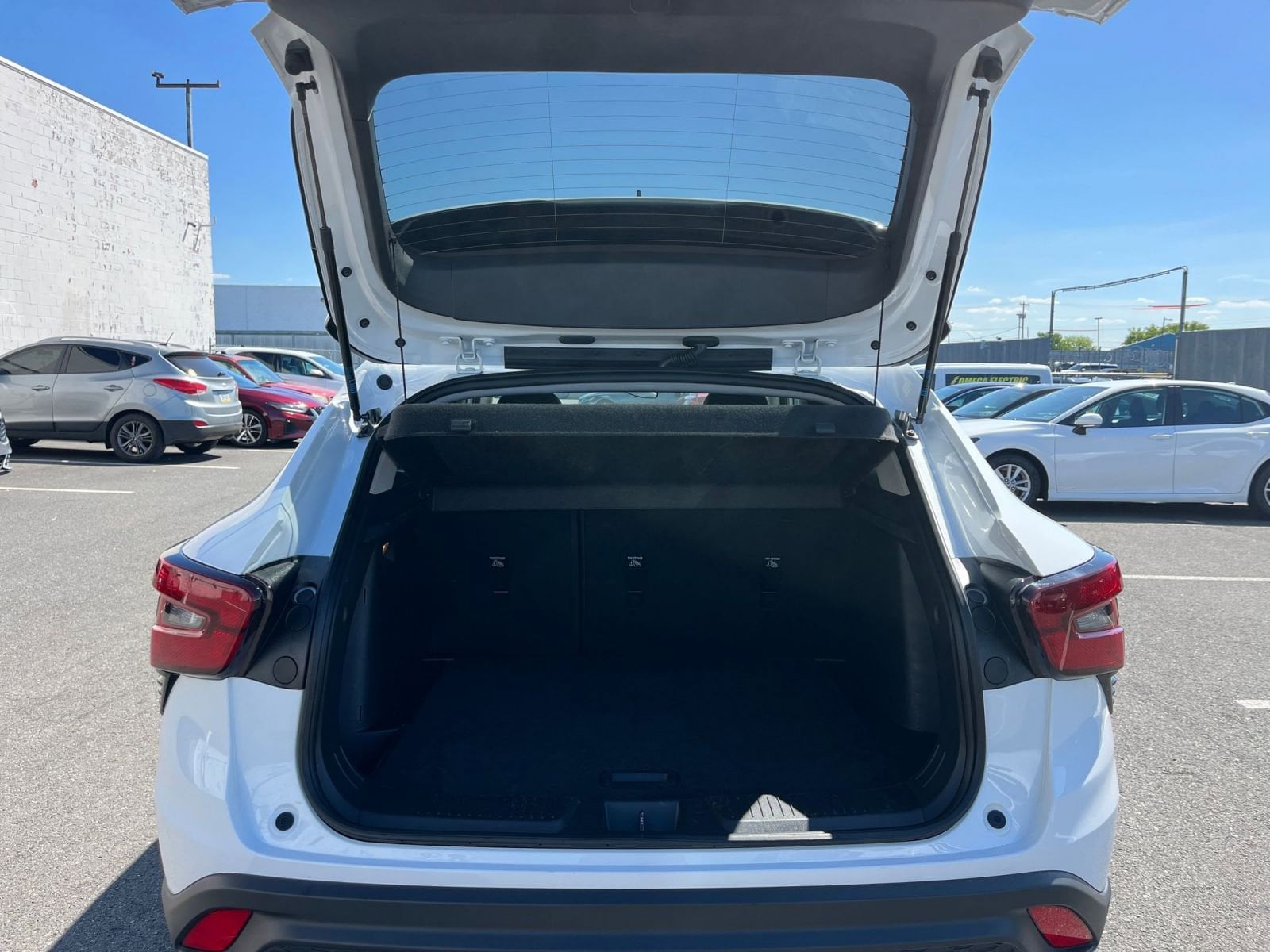 Thumbnail: 2025 Chevrolet Trax - 31