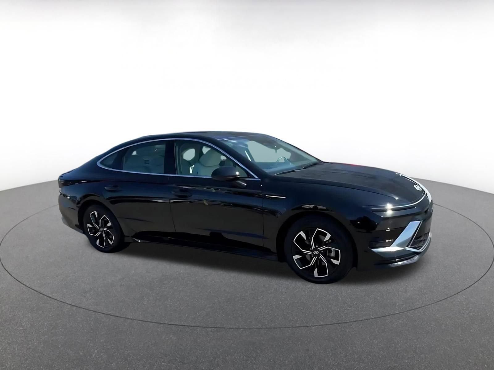 Thumbnail: 2025 Hyundai Sonata - 2