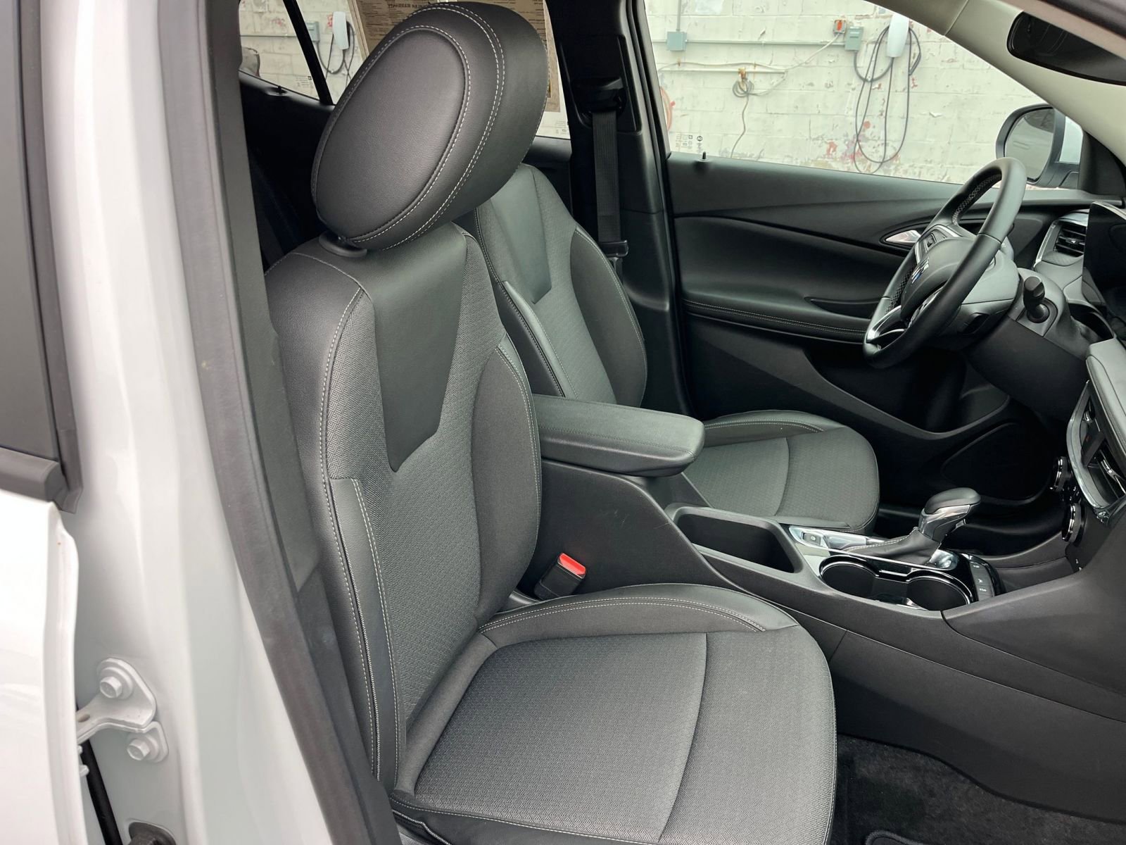 Thumbnail: 2025 Buick Encore GX - 35