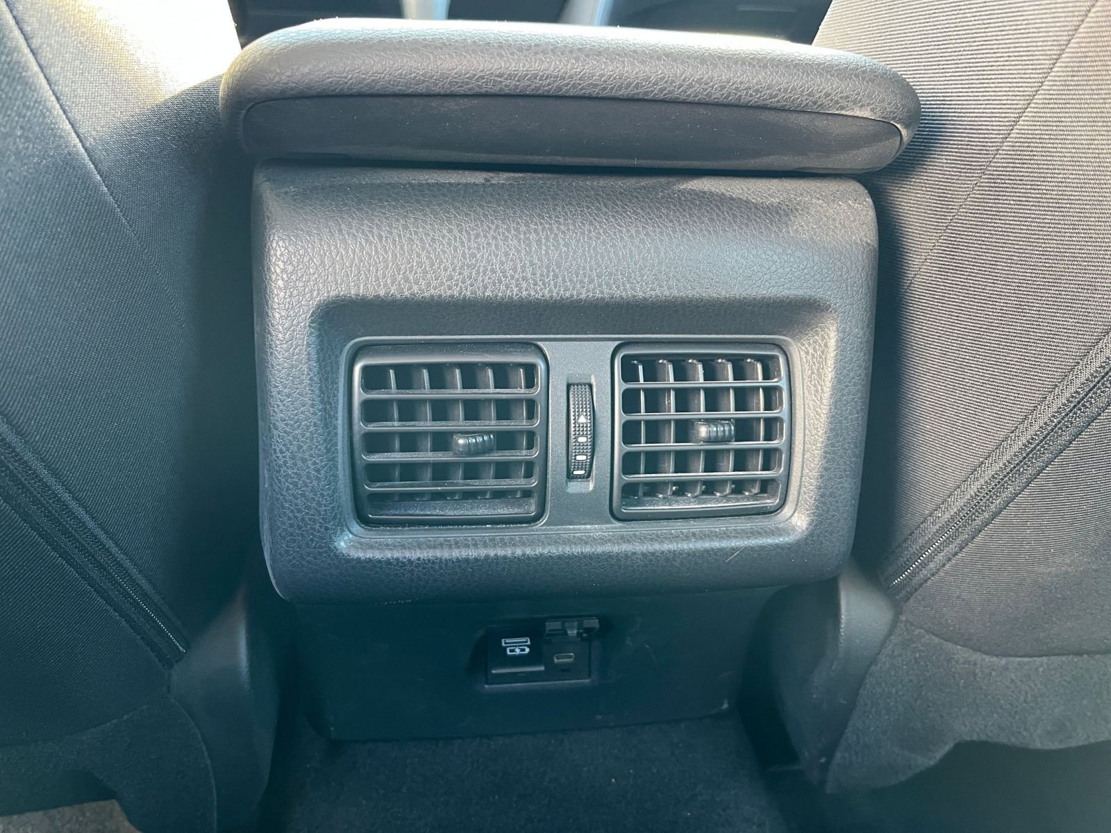 Thumbnail: 2025 Toyota Camry - 22