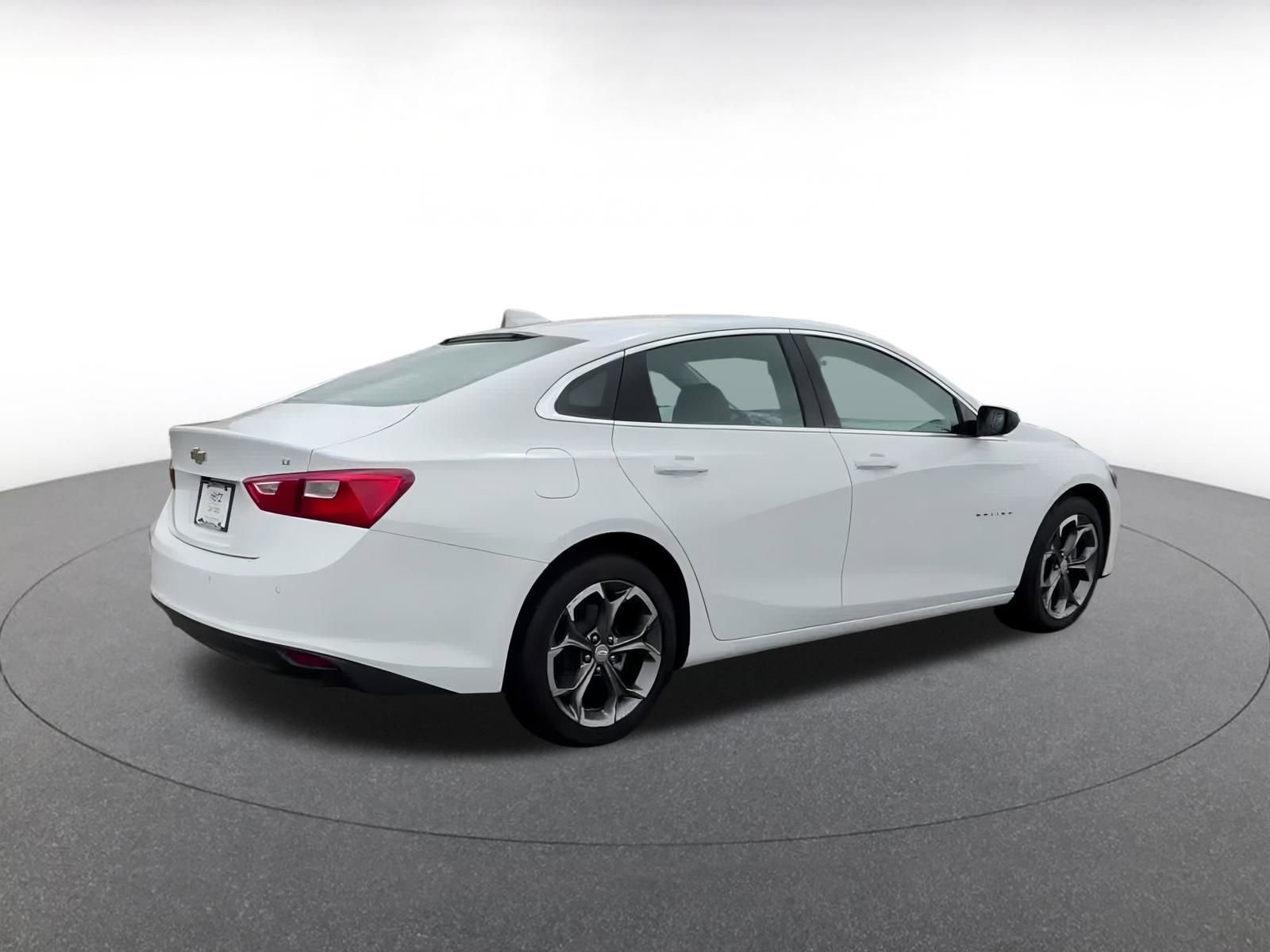 Thumbnail: 2024 Chevrolet Malibu - 13