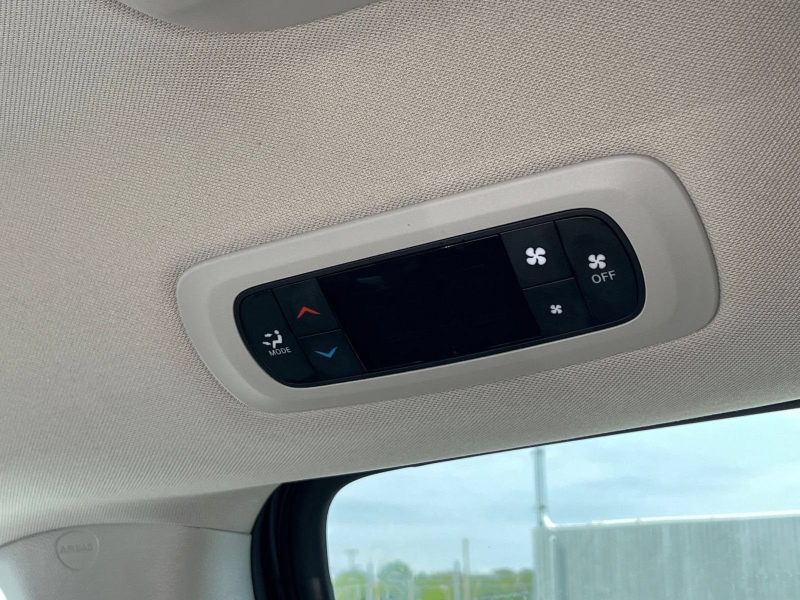 Thumbnail: 2024 Chrysler Voyager - 20