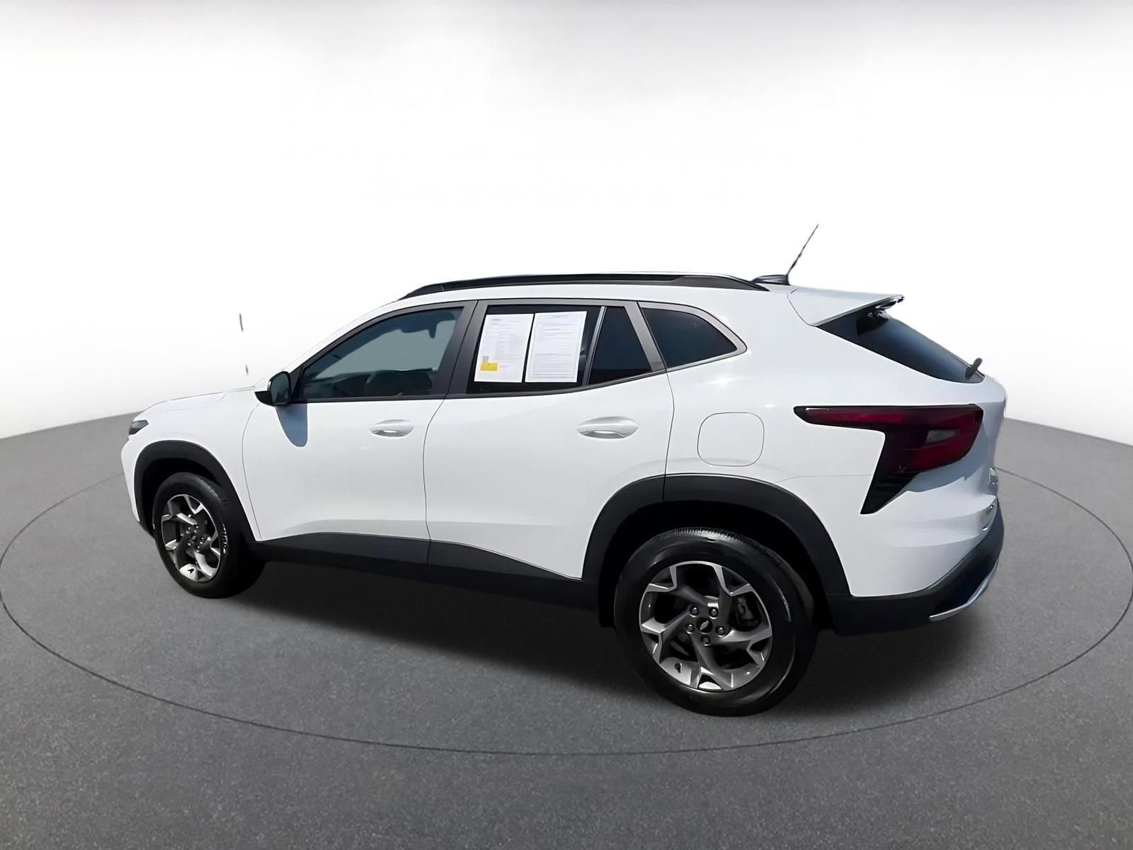 Thumbnail: 2025 Chevrolet Trax - 10