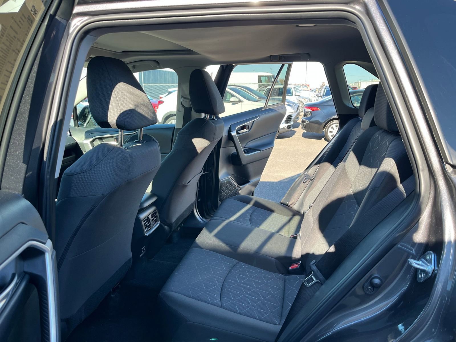 Thumbnail: 2025 Toyota RAV4 - 27