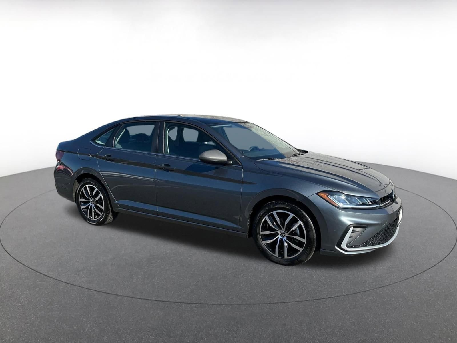 Thumbnail: 2025 Volkswagen Jetta - 1