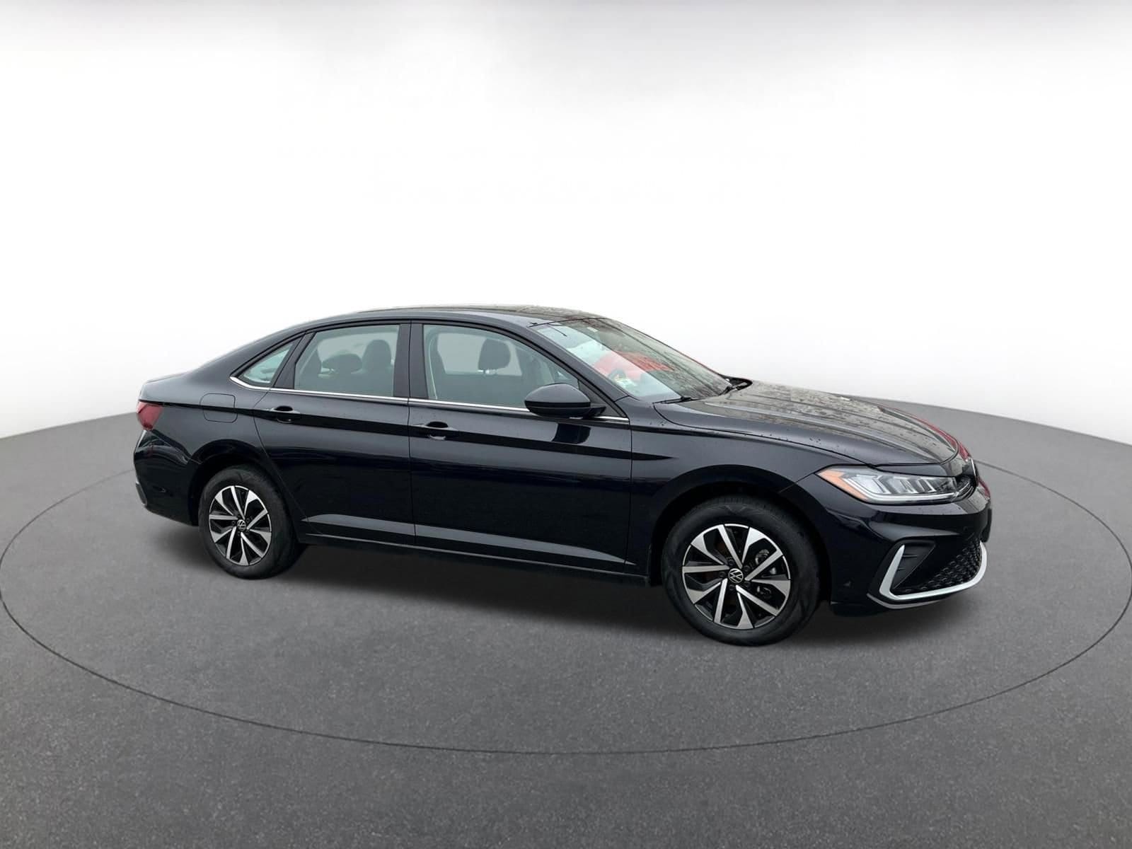 Thumbnail: 2025 Volkswagen Jetta - 1