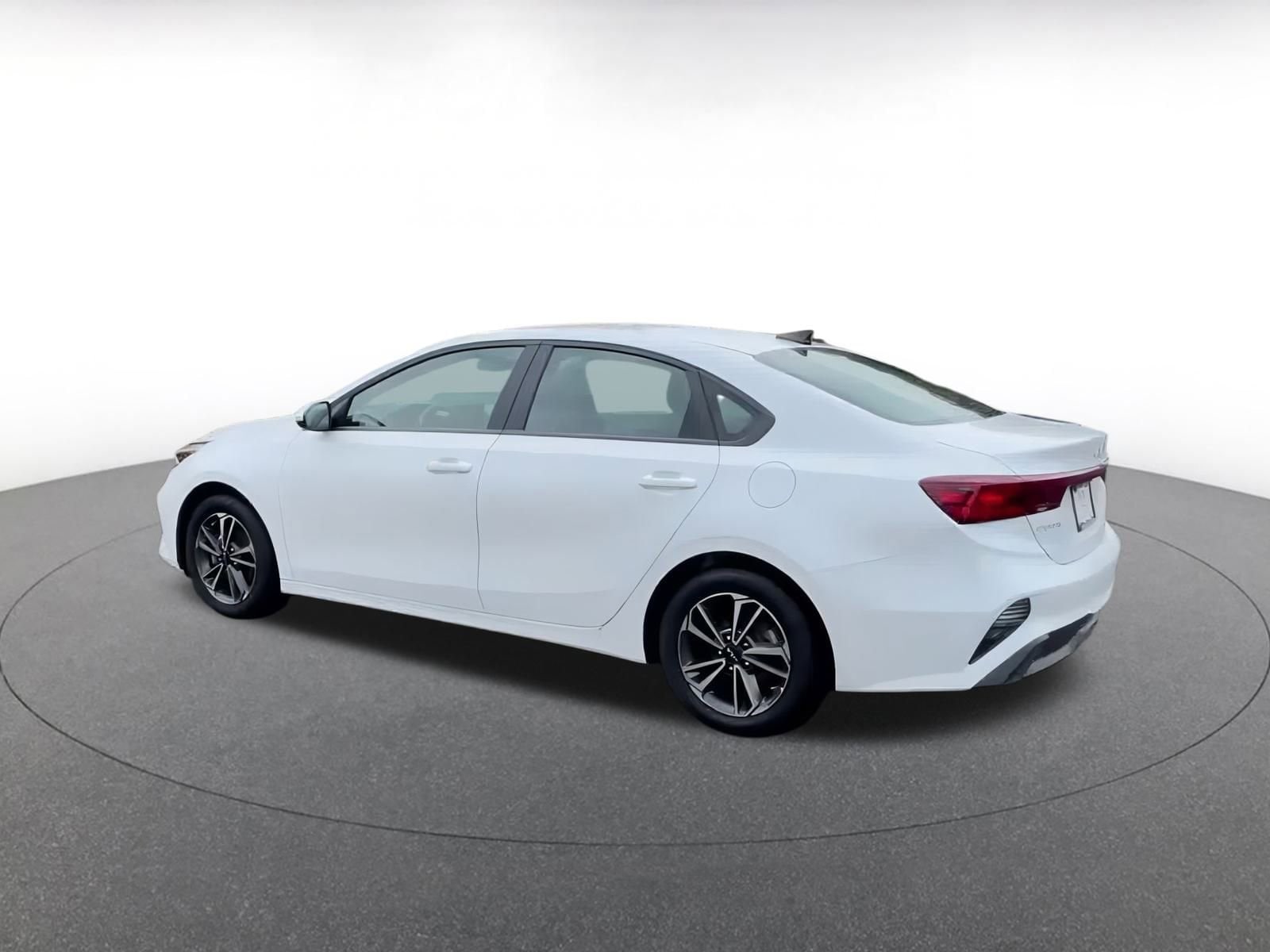 Thumbnail: 2024 Kia Forte - 11