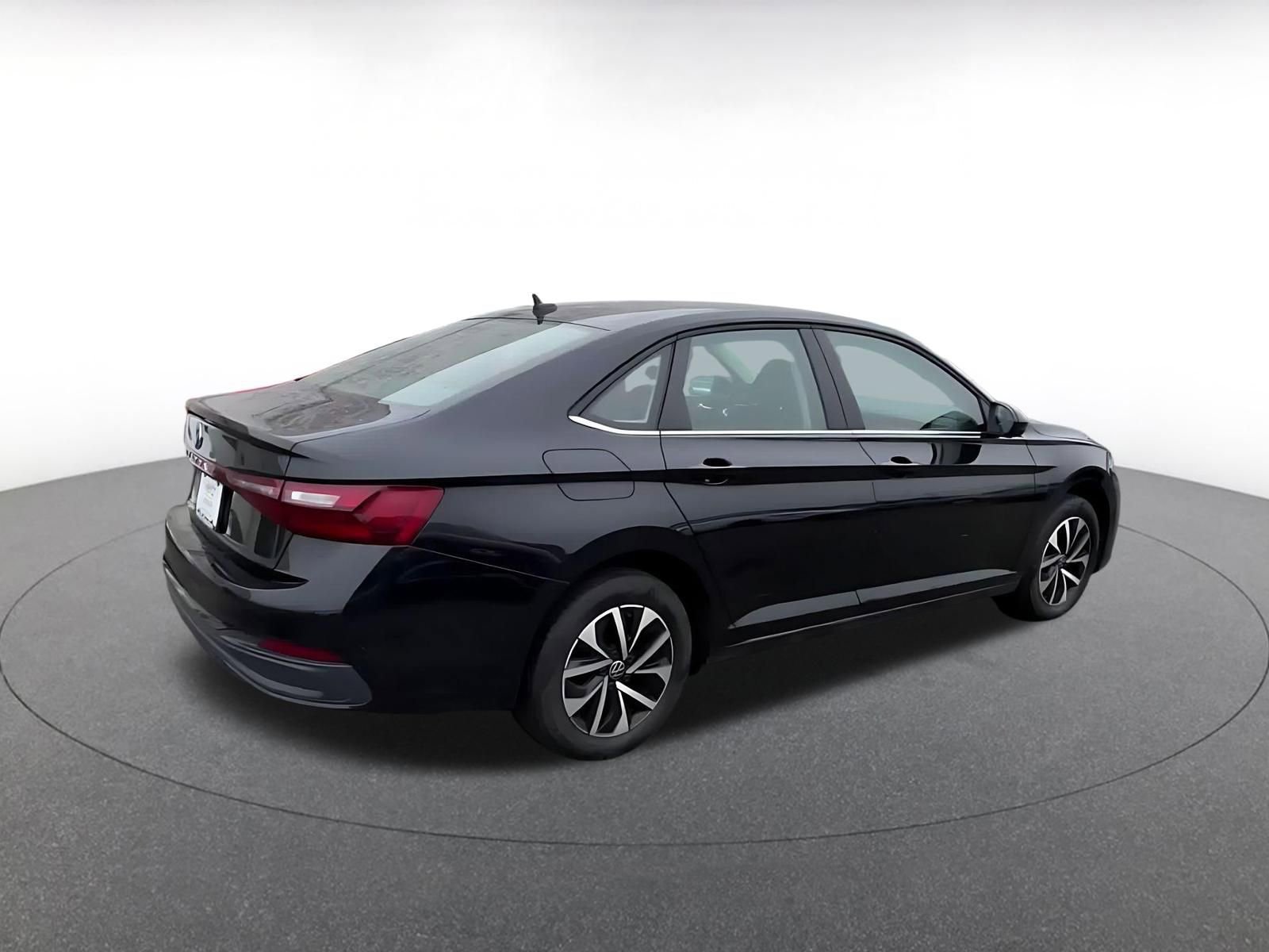 Thumbnail: 2025 Volkswagen Jetta - 15