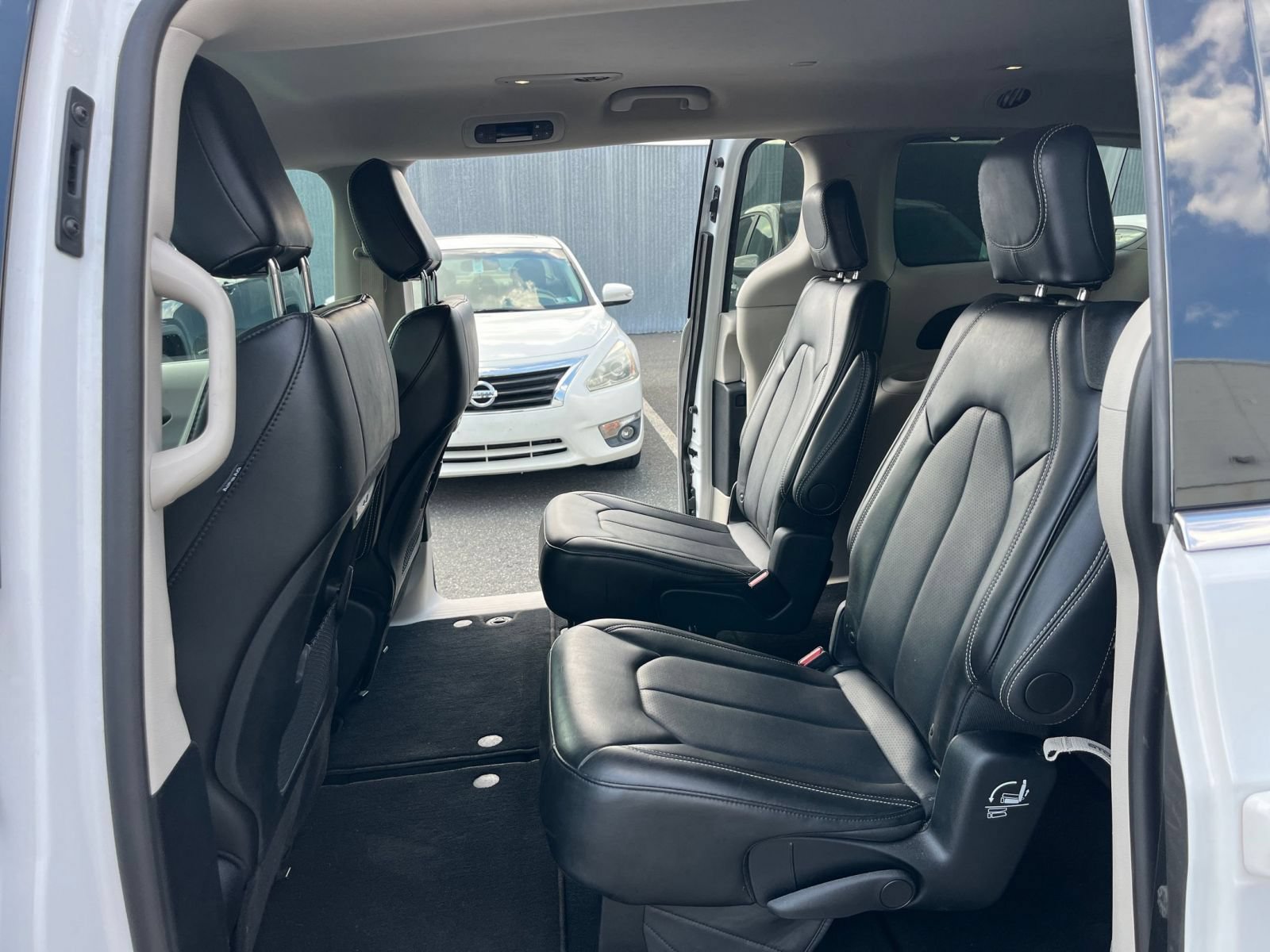 Thumbnail: 2024 Chrysler Pacifica - 27