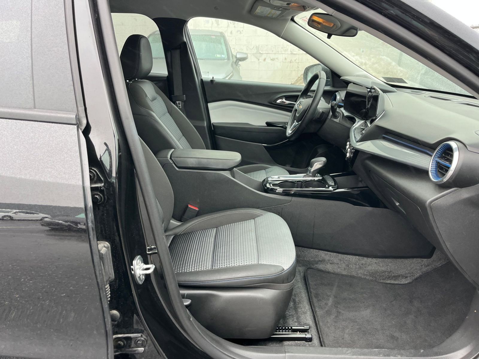 Thumbnail: 2025 Chevrolet Trax - 26