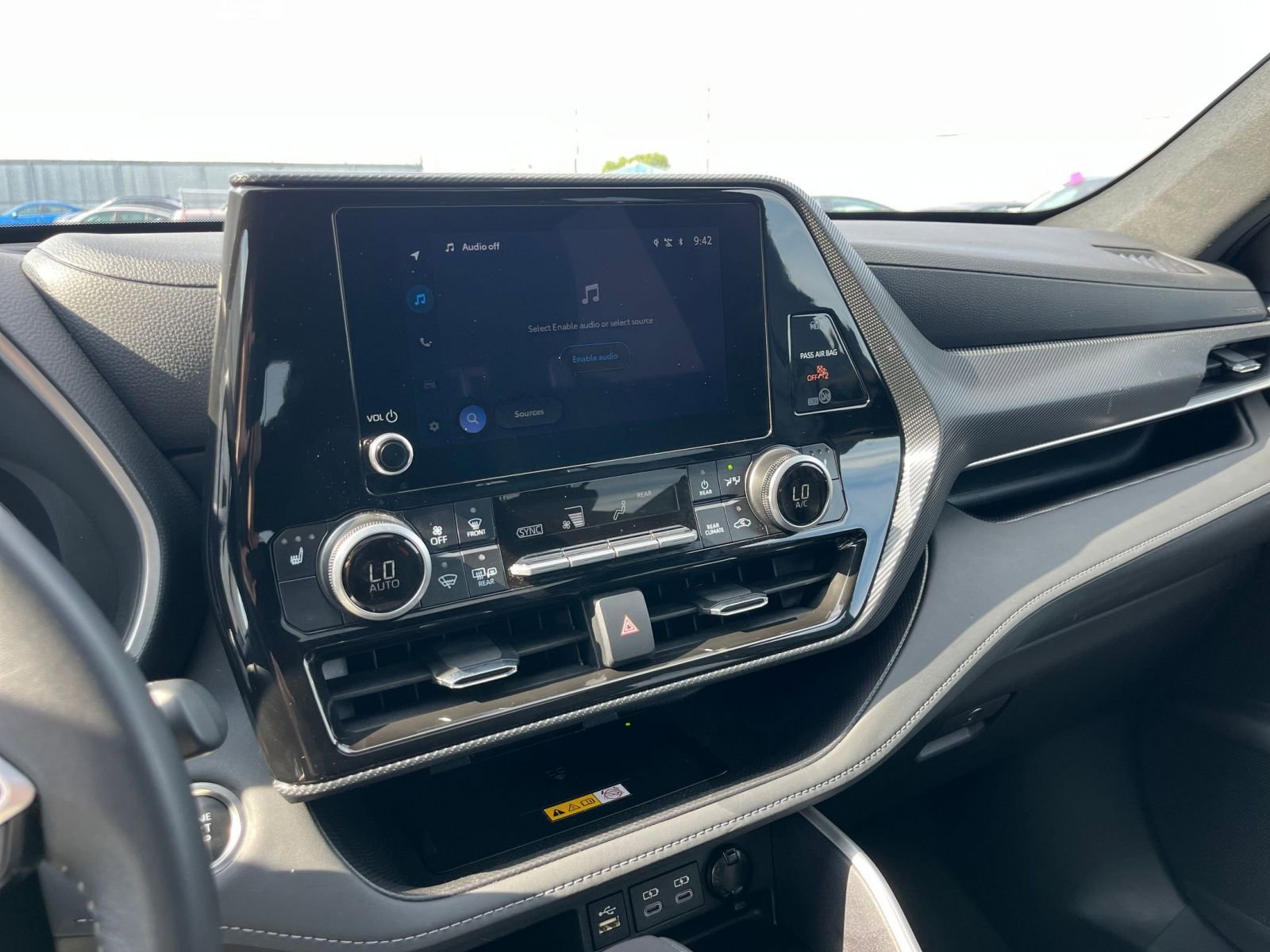 Thumbnail: 2025 Toyota Highlander - 20