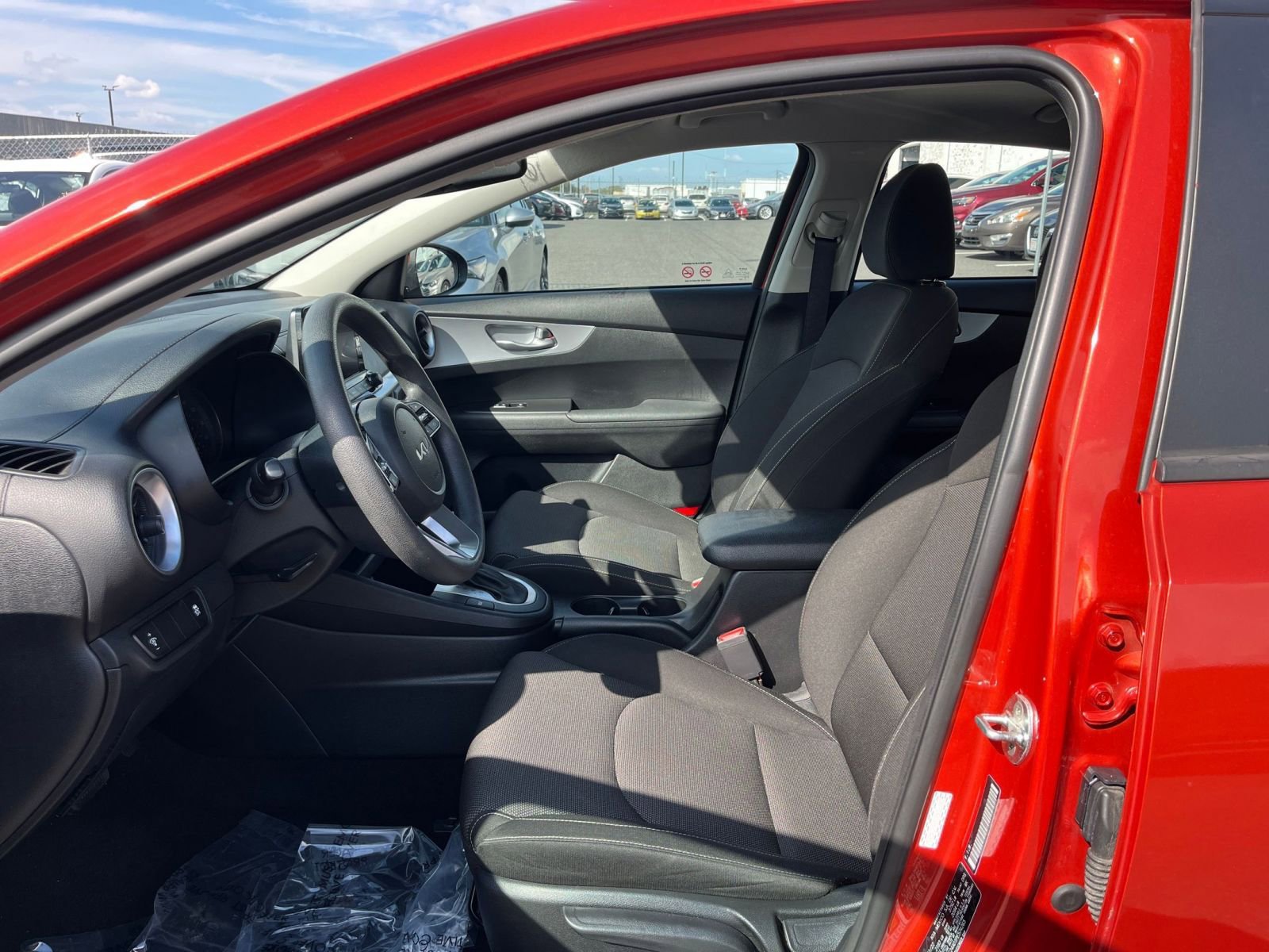 Thumbnail: 2023 Kia Forte - 25