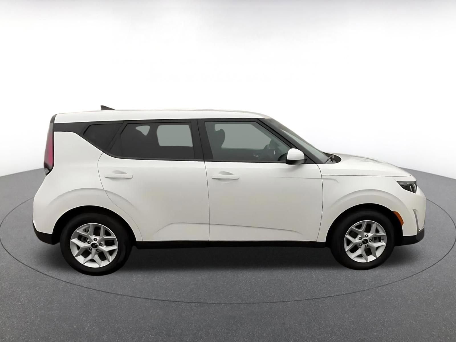 Thumbnail: 2025 Kia Soul - 17