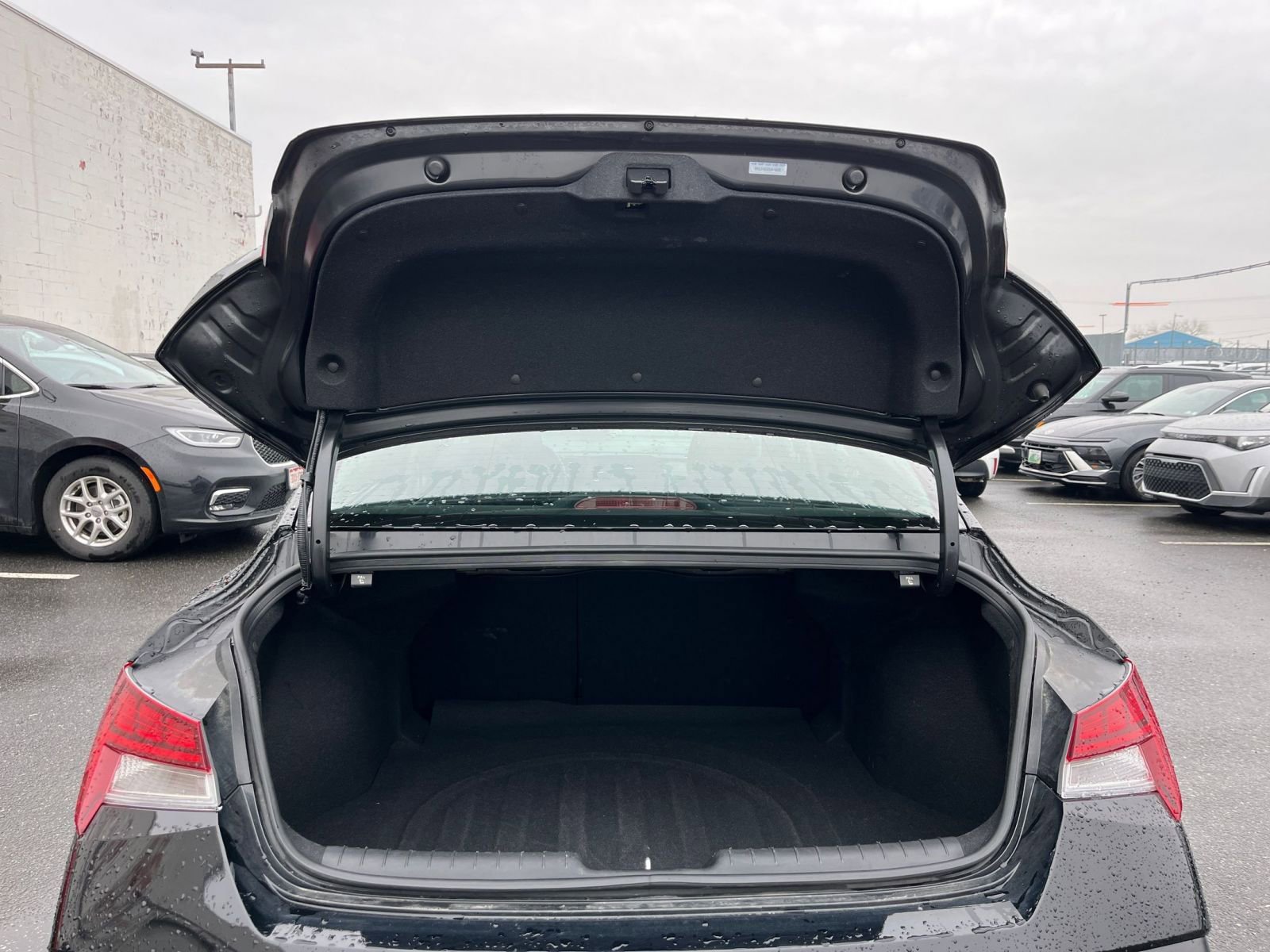 Thumbnail: 2025 Hyundai Elantra - 32