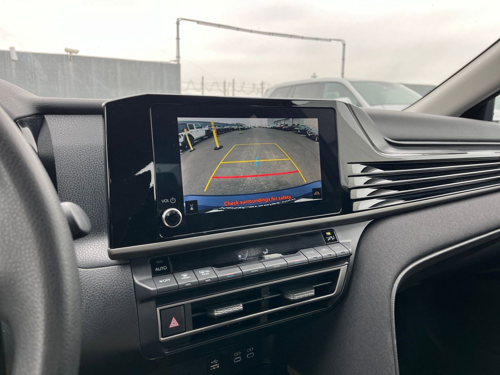 Thumbnail: 2025 Toyota Camry - 17