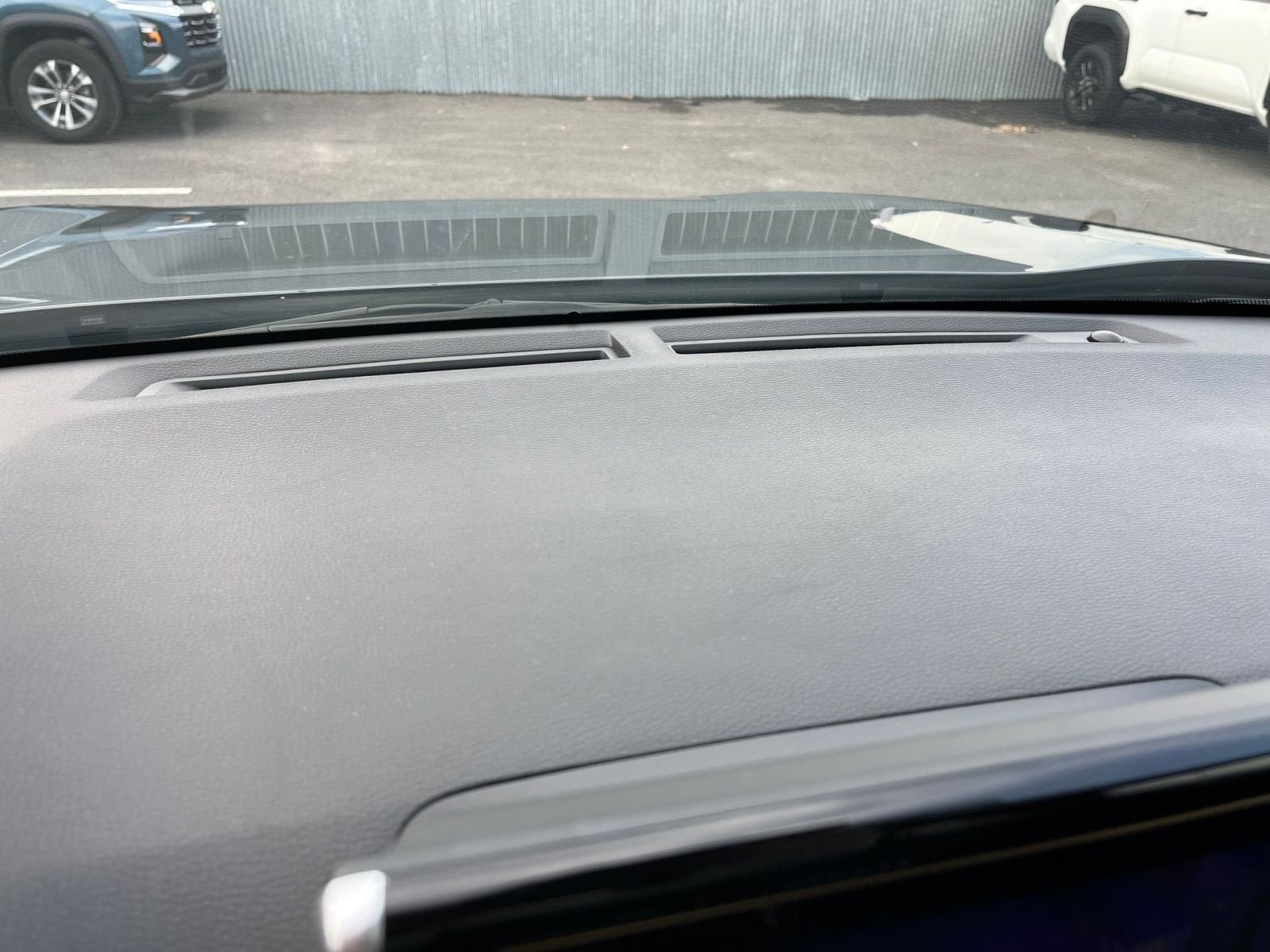 Thumbnail: 2025 Toyota RAV4 - 18