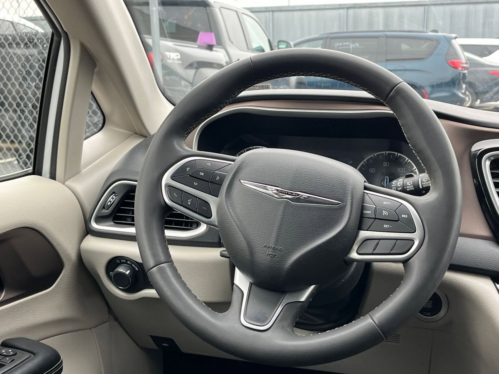 Thumbnail: 2023 Chrysler Voyager - 29