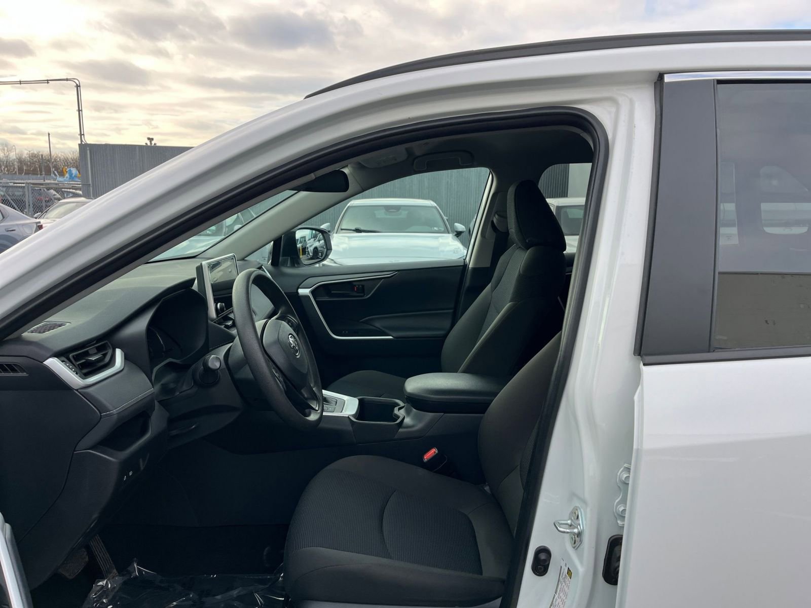 Thumbnail: 2025 Toyota RAV4 - 26