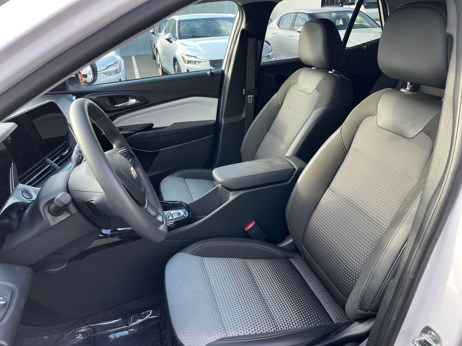 Thumbnail: 2025 Chevrolet Trax - 35