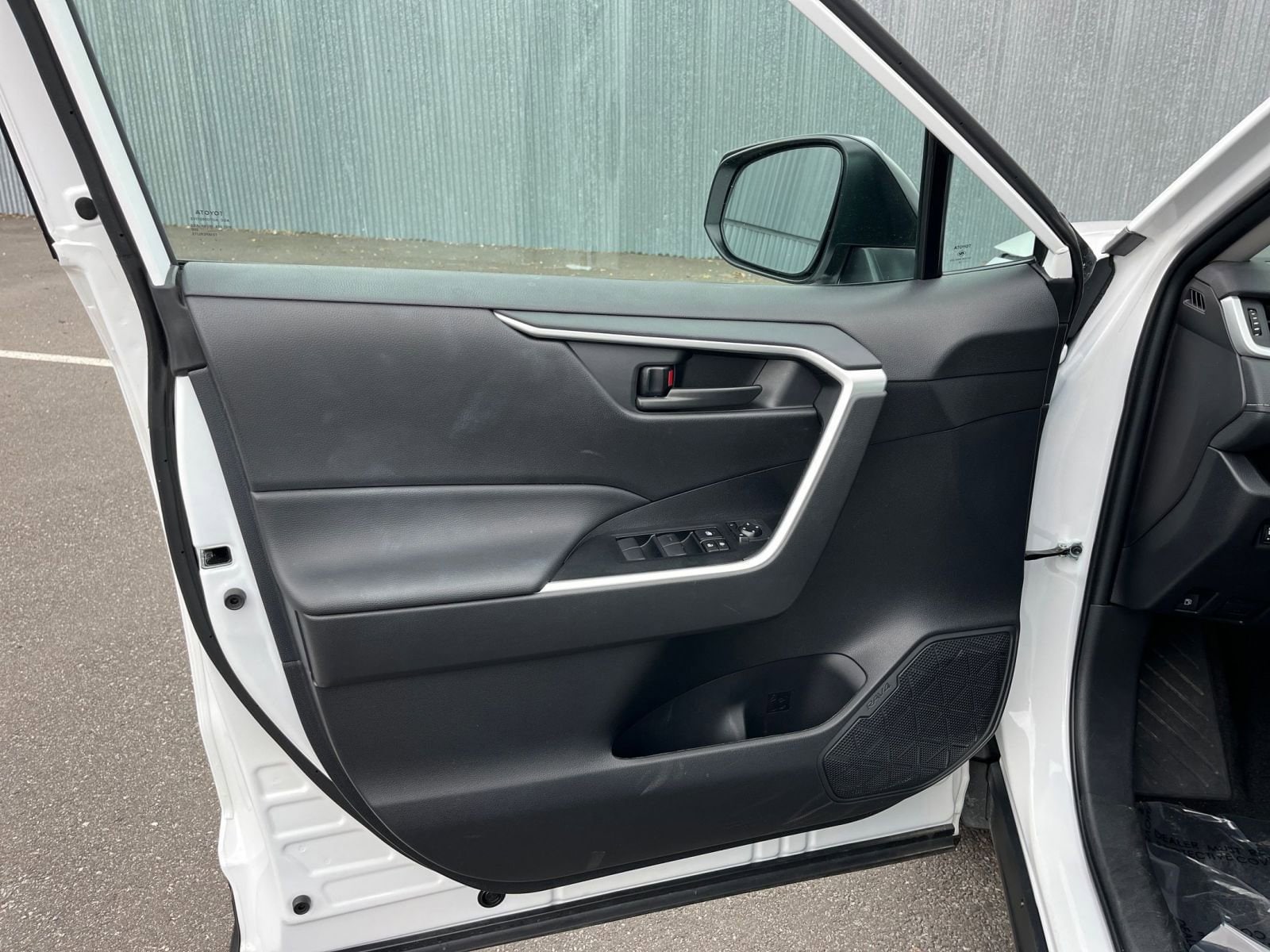 Thumbnail: 2025 Toyota RAV4 - 20