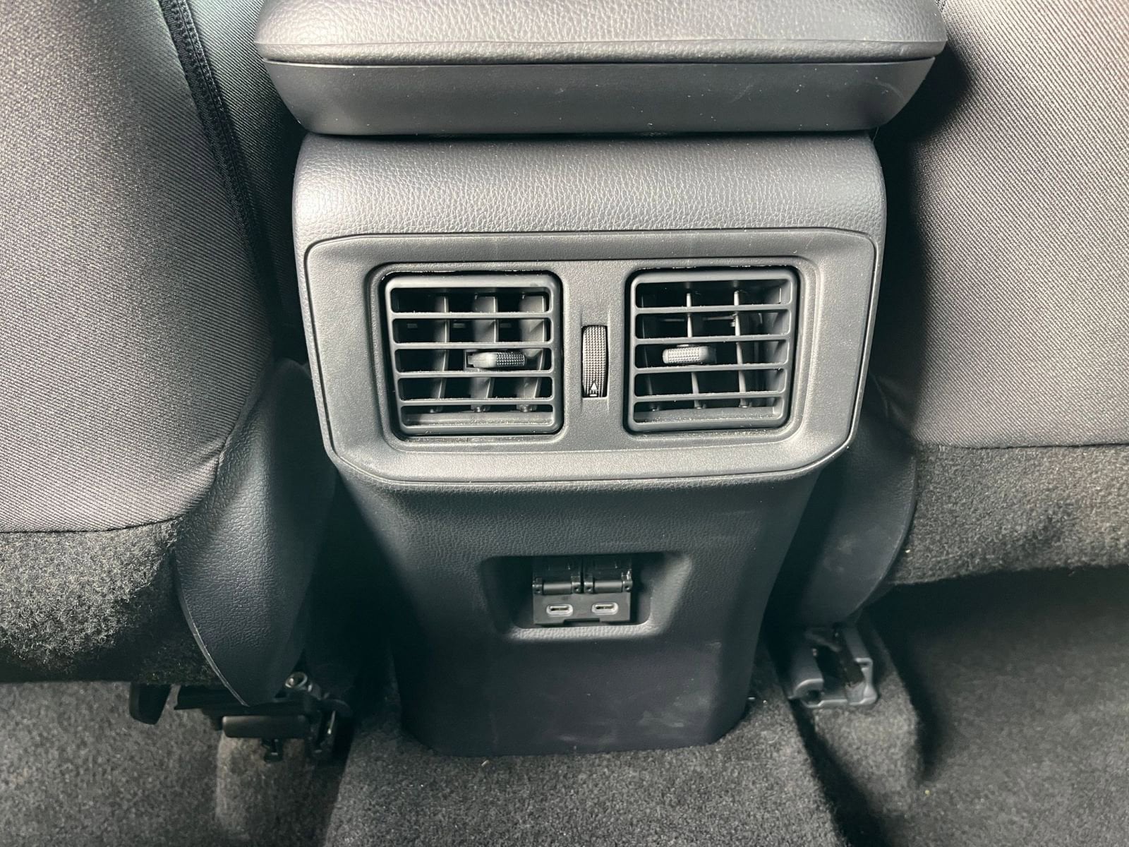 Thumbnail: 2025 Toyota RAV4 - 25