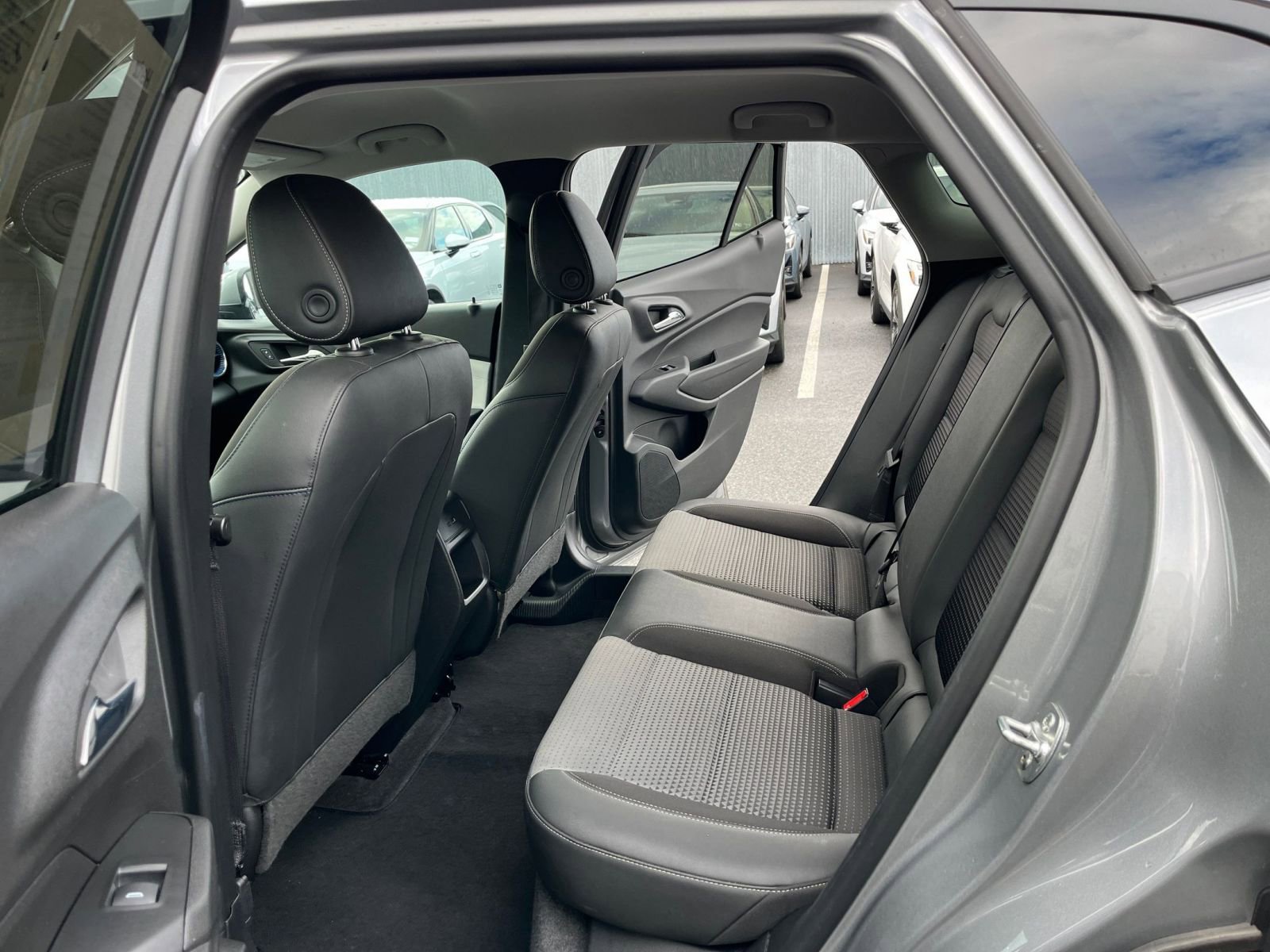 Thumbnail: 2025 Chevrolet Trax - 25