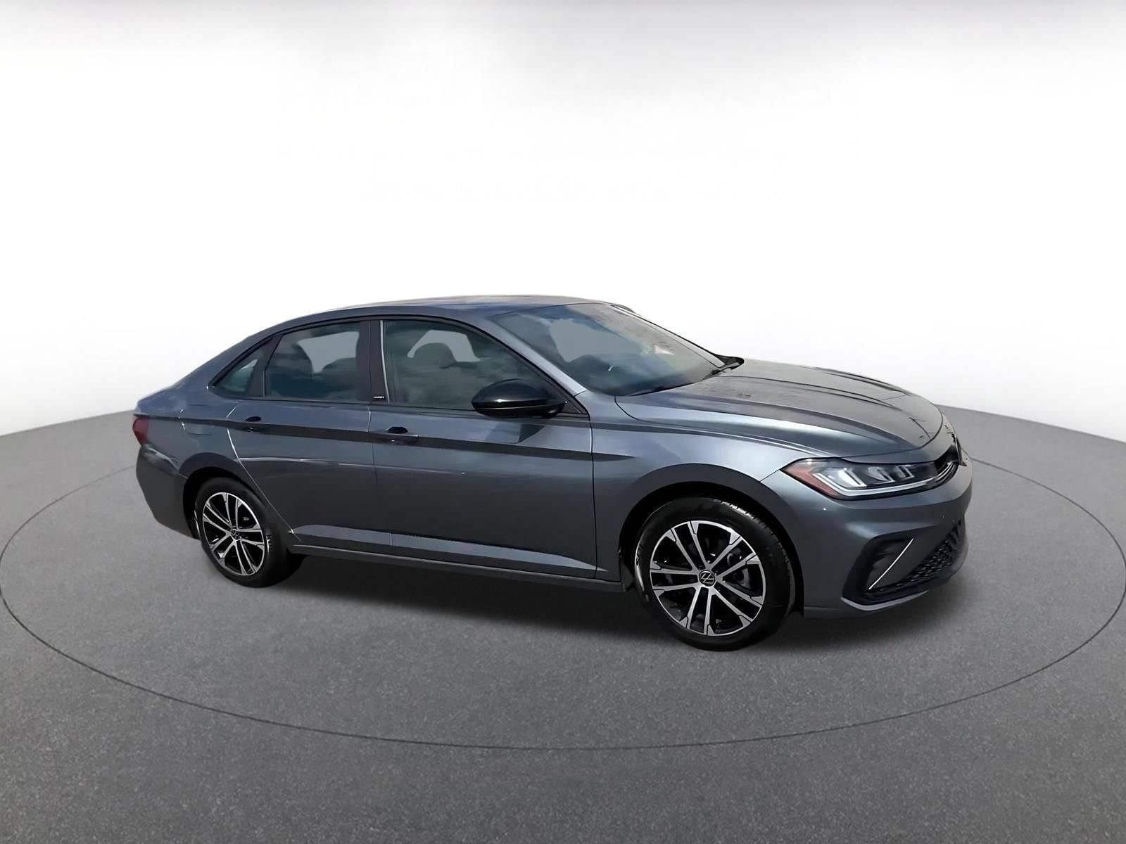 Thumbnail: 2025 Volkswagen Jetta - 2