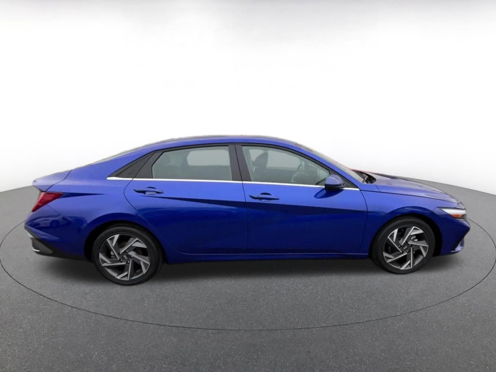 Thumbnail: 2025 Hyundai Elantra - 16