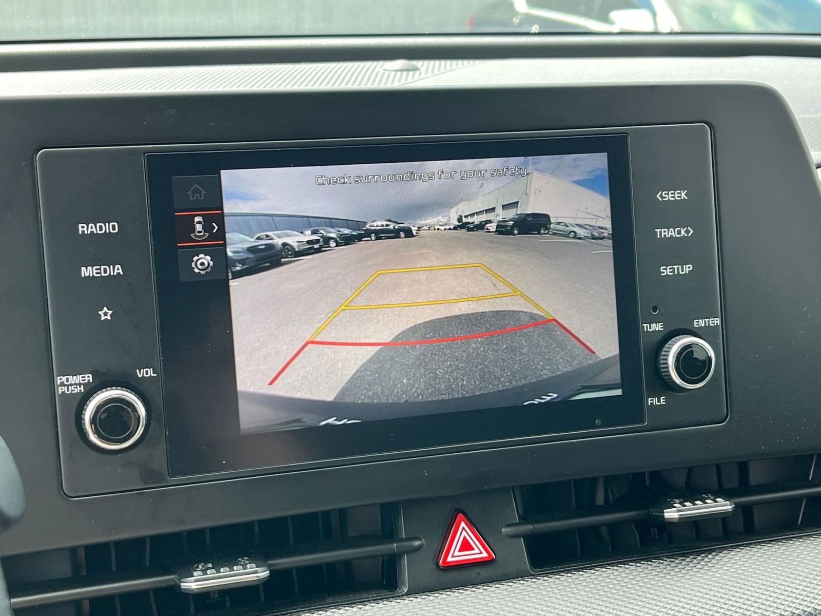 2024 Kia Sportage LX 17