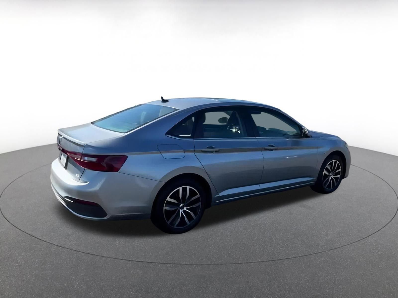 Thumbnail: 2025 Volkswagen Jetta - 15