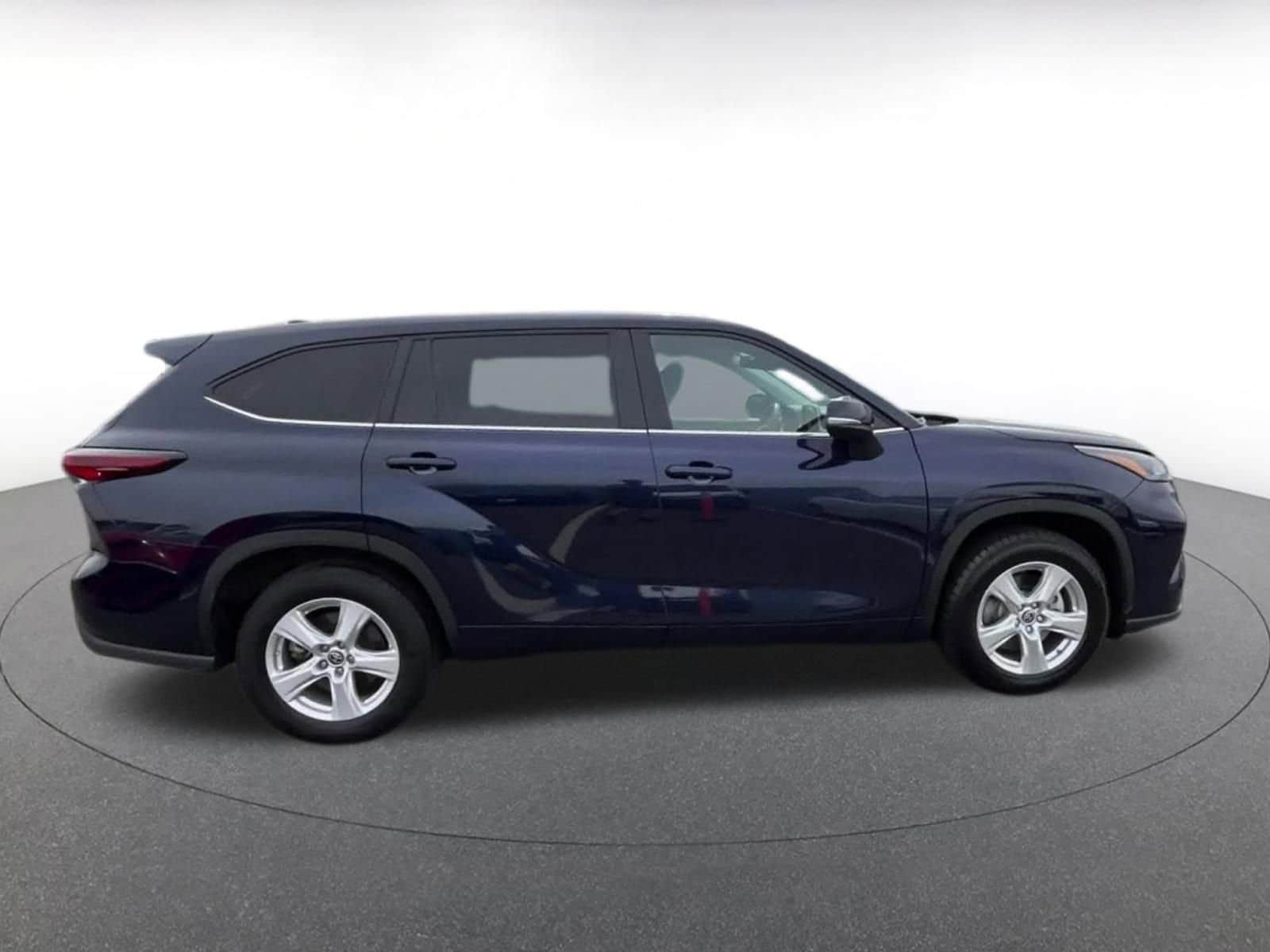 Thumbnail: 2025 Toyota Highlander - 16