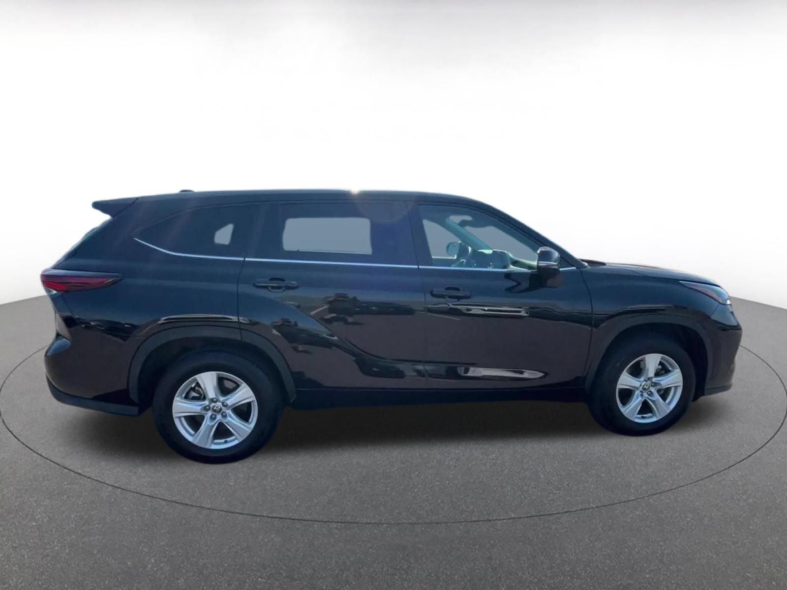 Thumbnail: 2025 Toyota Highlander - 15
