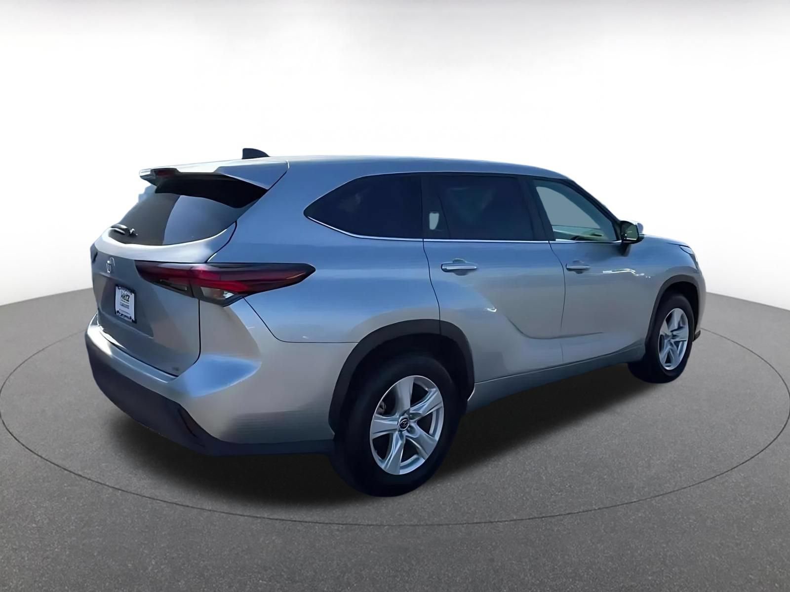 Thumbnail: 2025 Toyota Highlander - 11