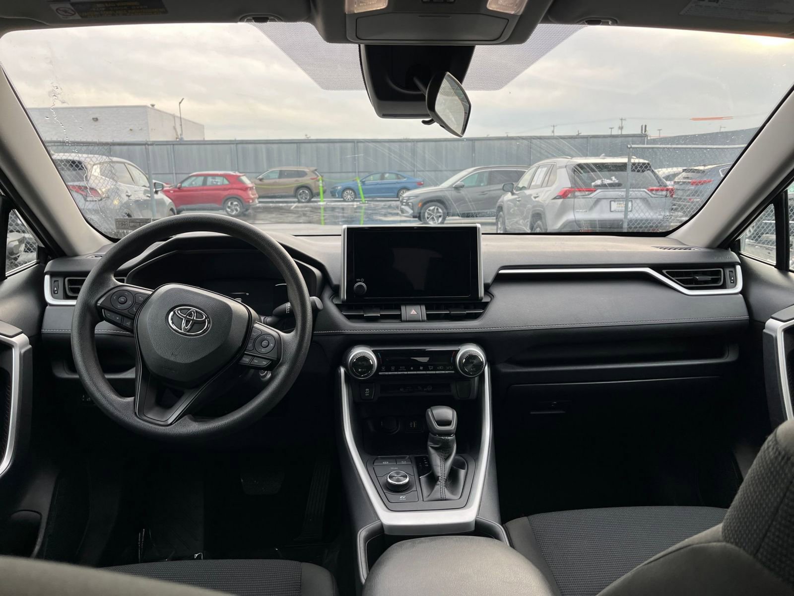 Thumbnail: 2025 Toyota RAV4 - 32